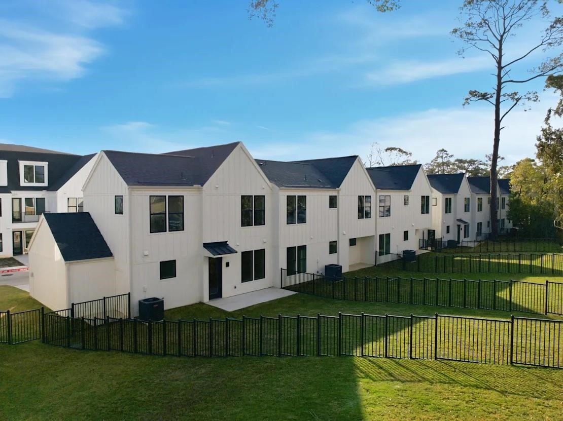 1941 Sawdust Road 0202 Property Photo 6