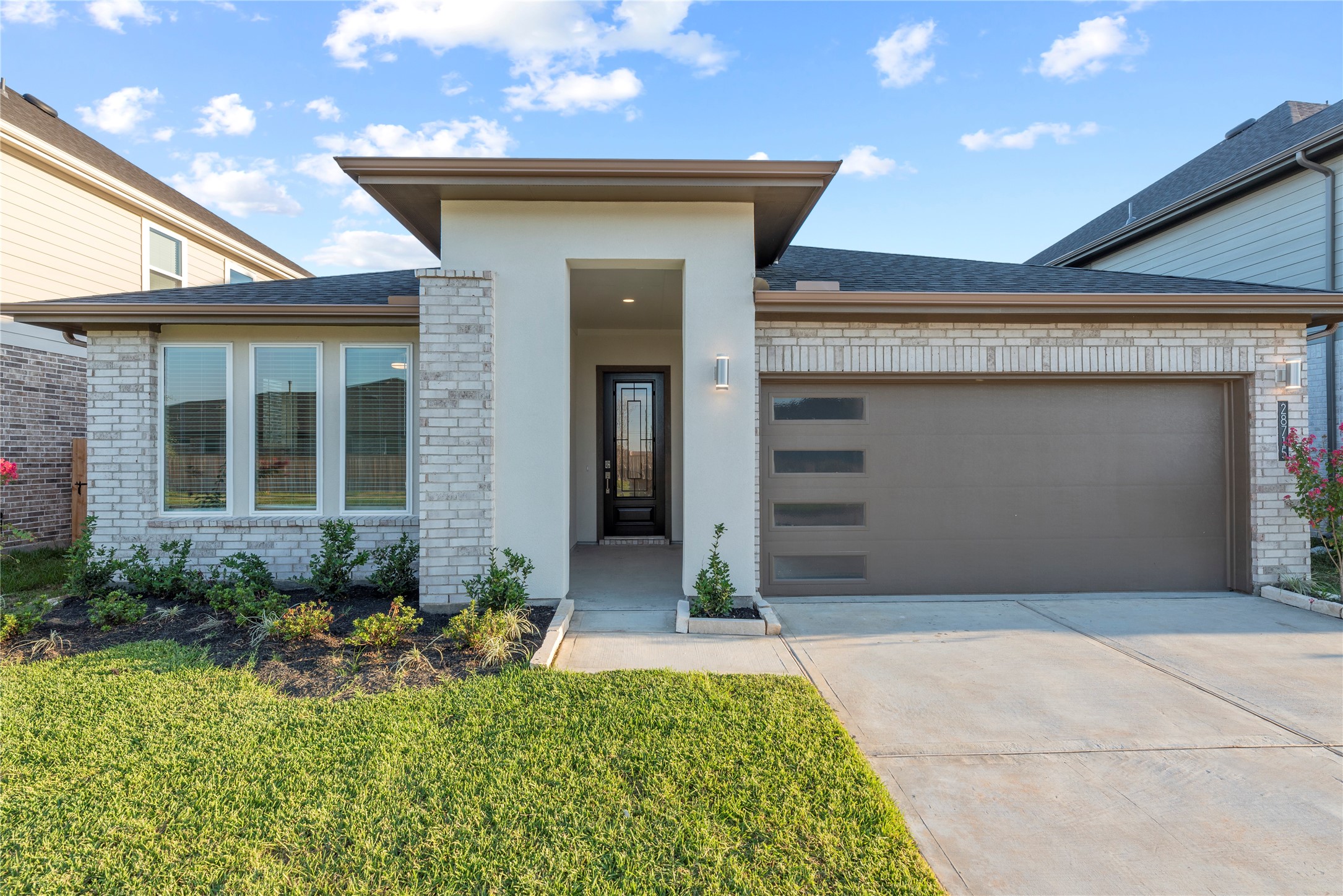 2815 Red Rosehip Drive Property Photo 1