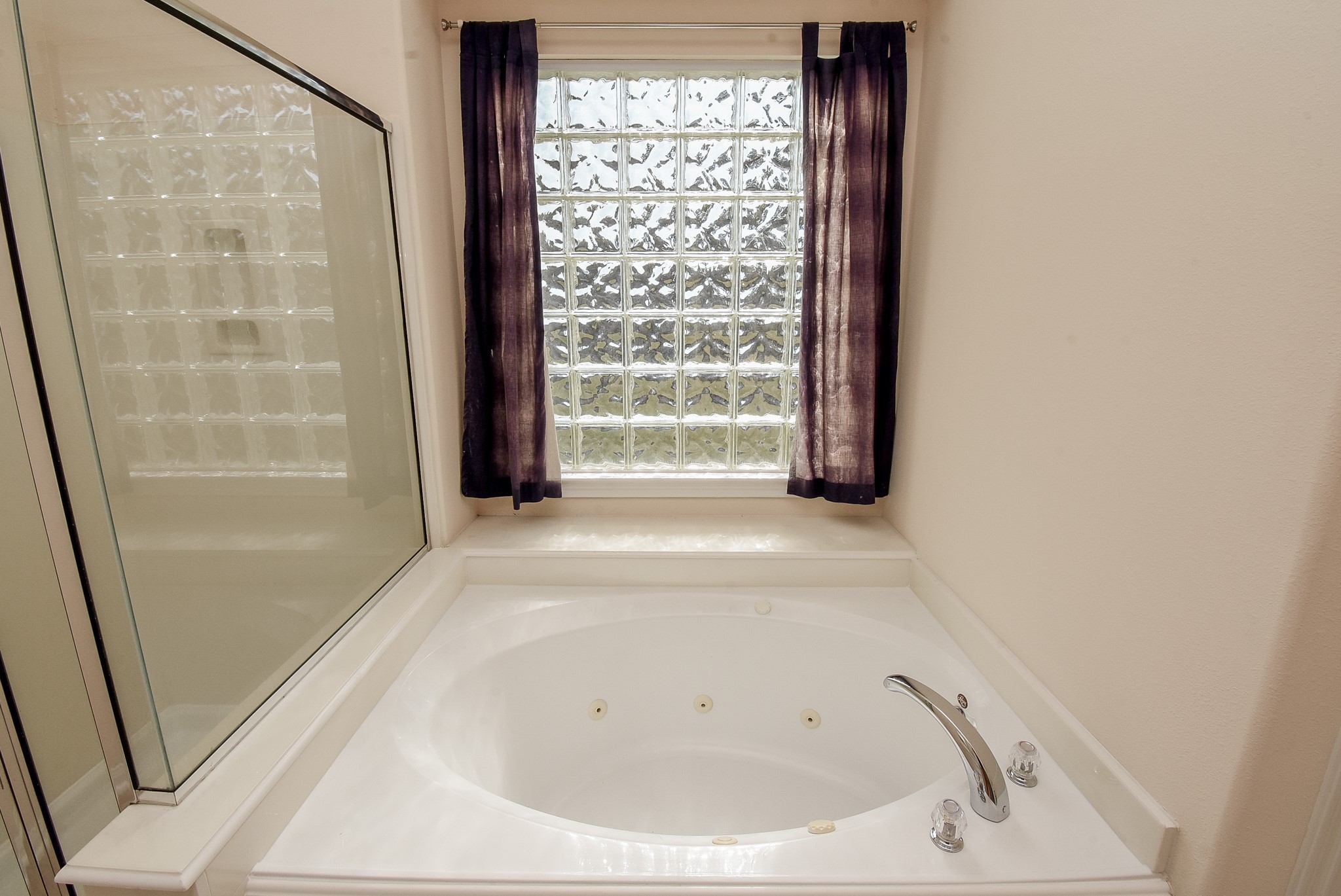 10727 Gilford Crest Drive Property Photo 36