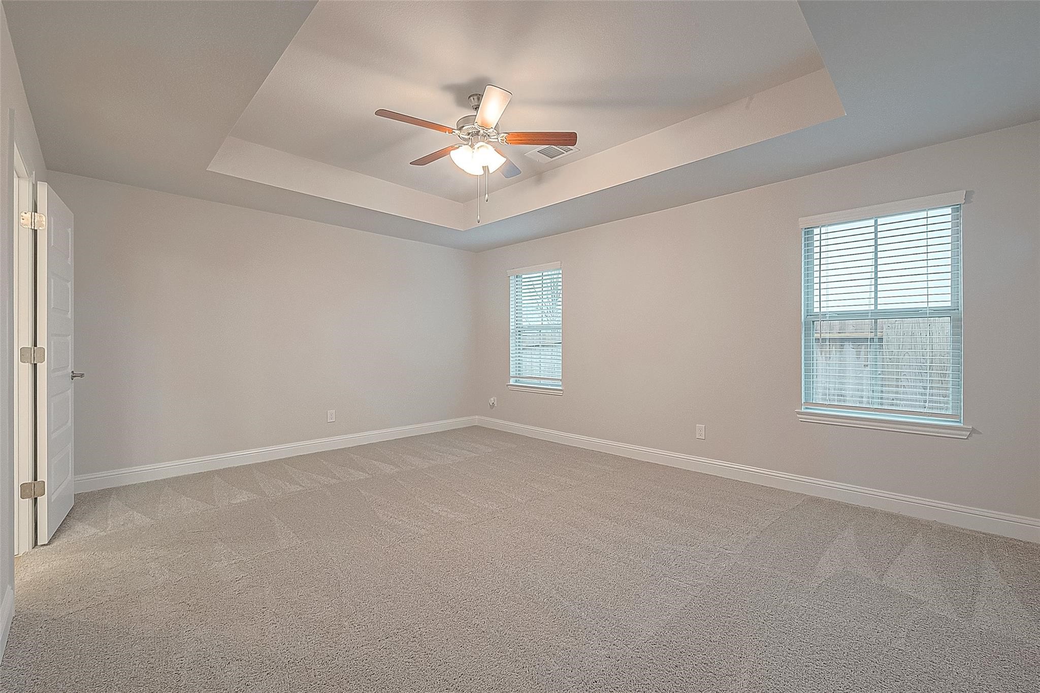 35 Greenbriar Loop Property Photo 6