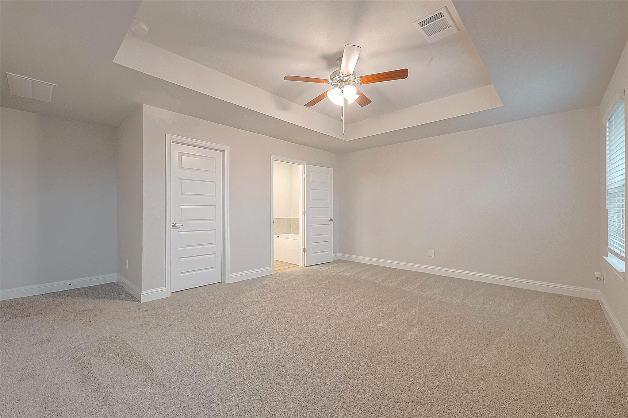 35 Greenbriar Loop Property Photo 7