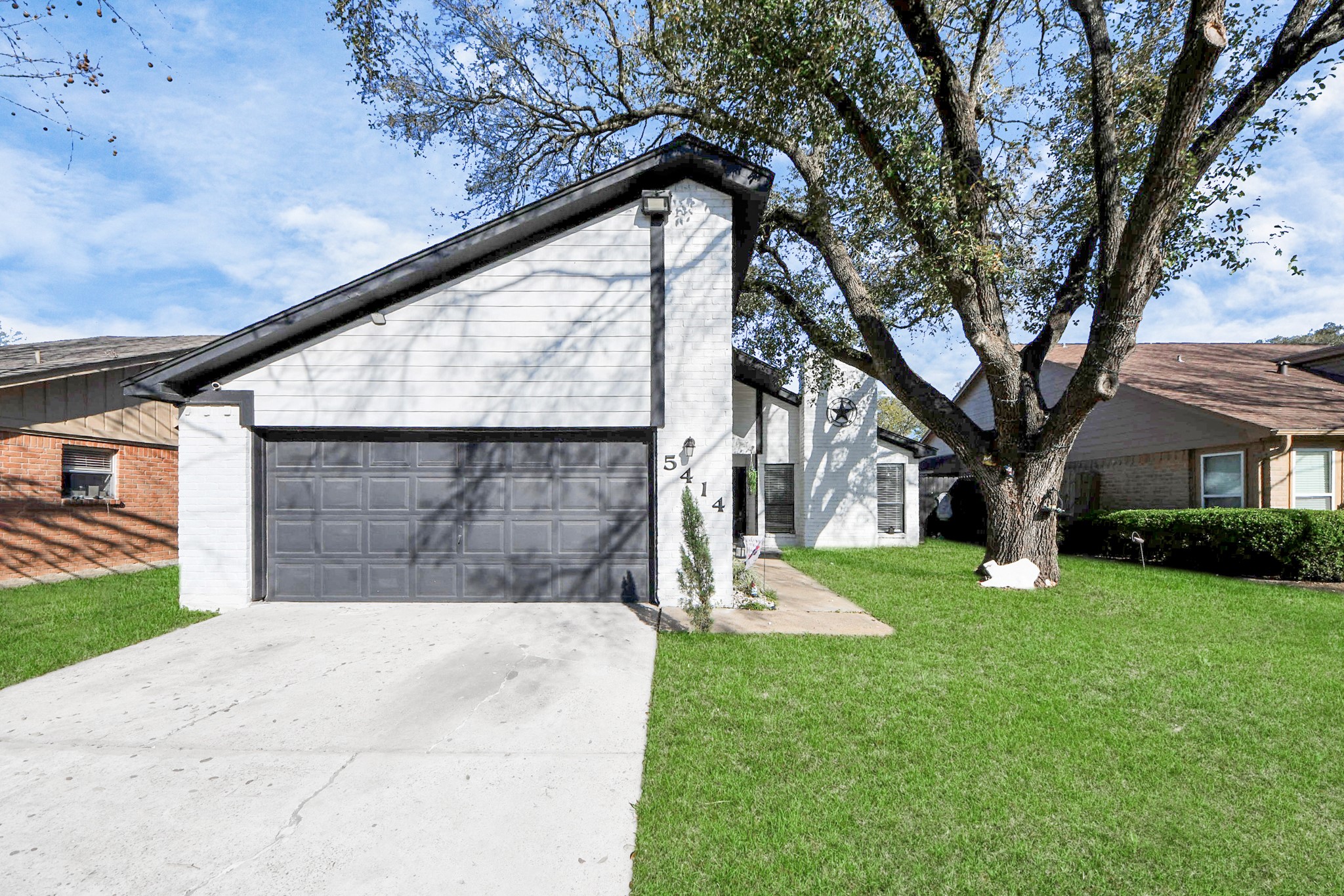 5414 Starfield Drive Property Photo 1
