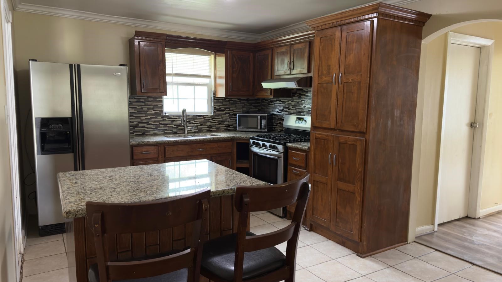 2415 Huntington Drive Property Photo 10