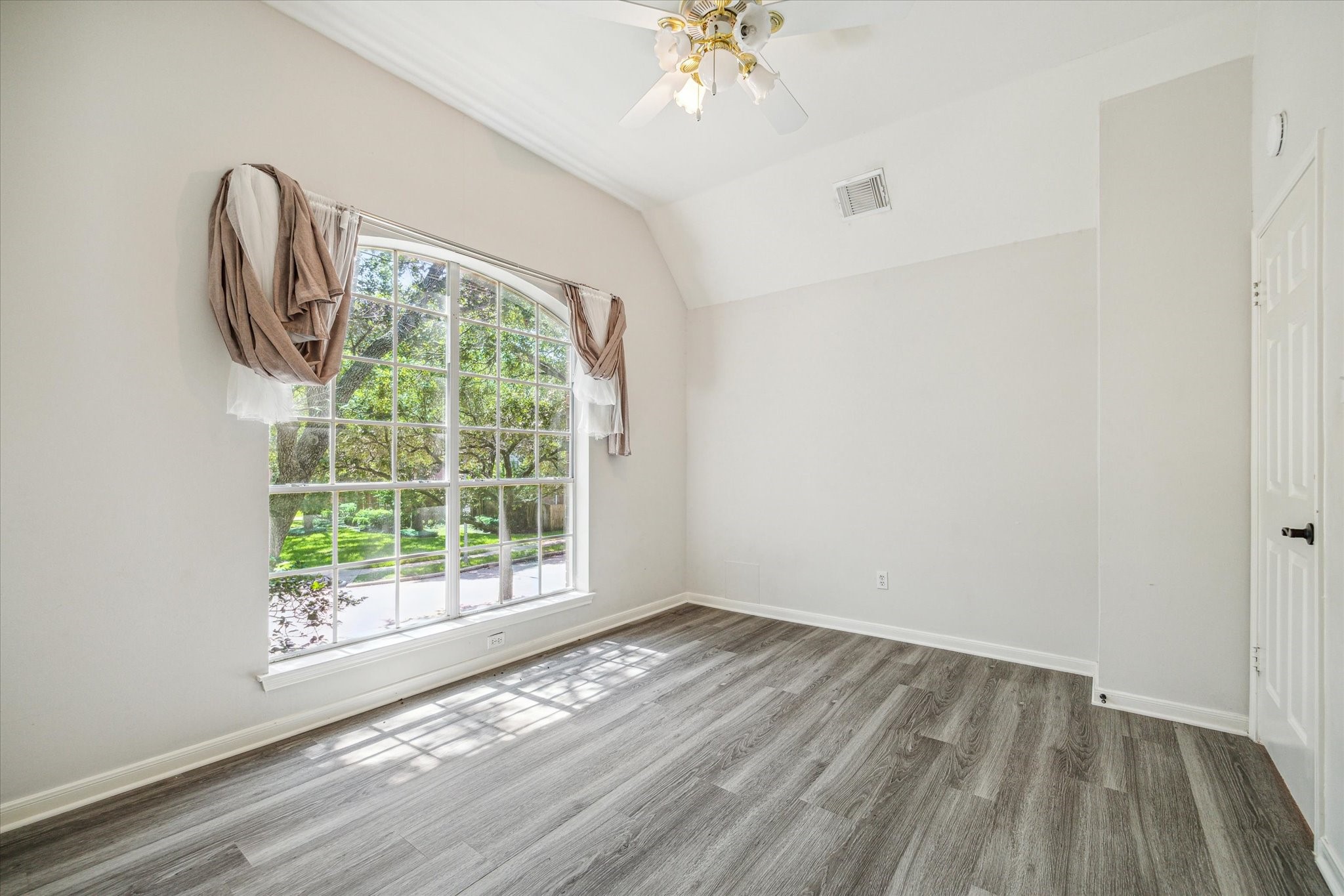 2715 Oakland Drive Property Photo 24
