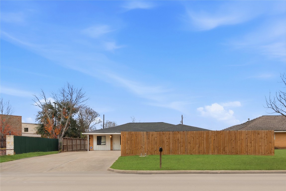 407 Present Street Property Photo 3