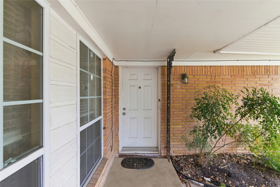 407 Present Street Property Photo 7