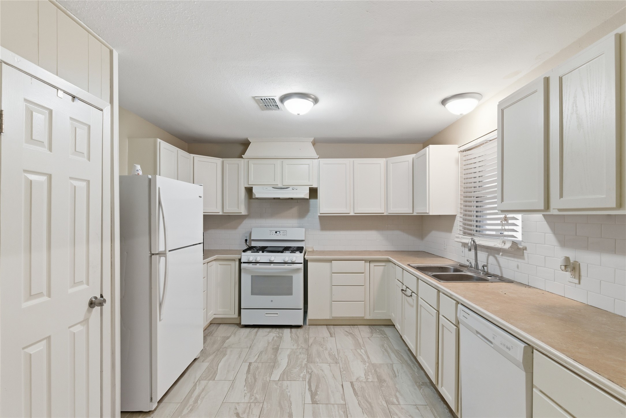 407 Present Street Property Photo 15