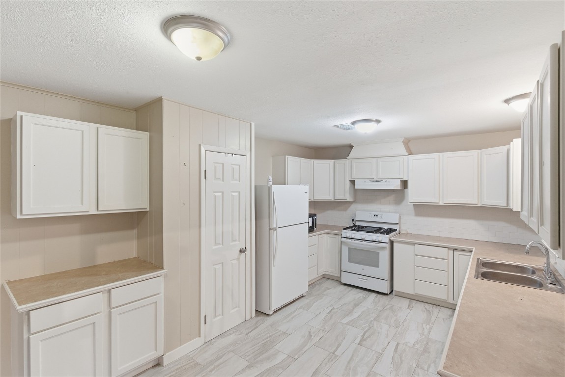407 Present Street Property Photo 16