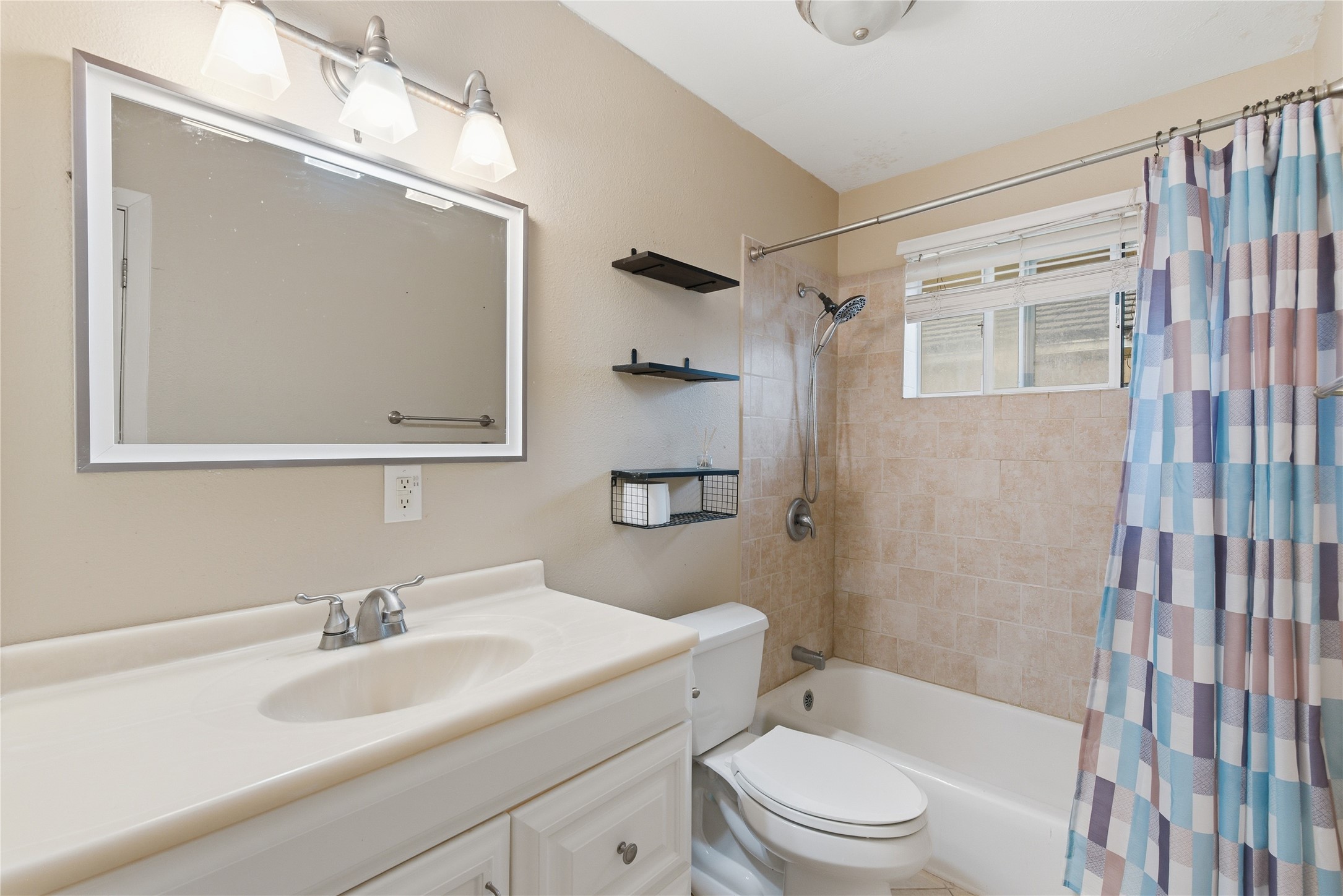 407 Present Street Property Photo 27