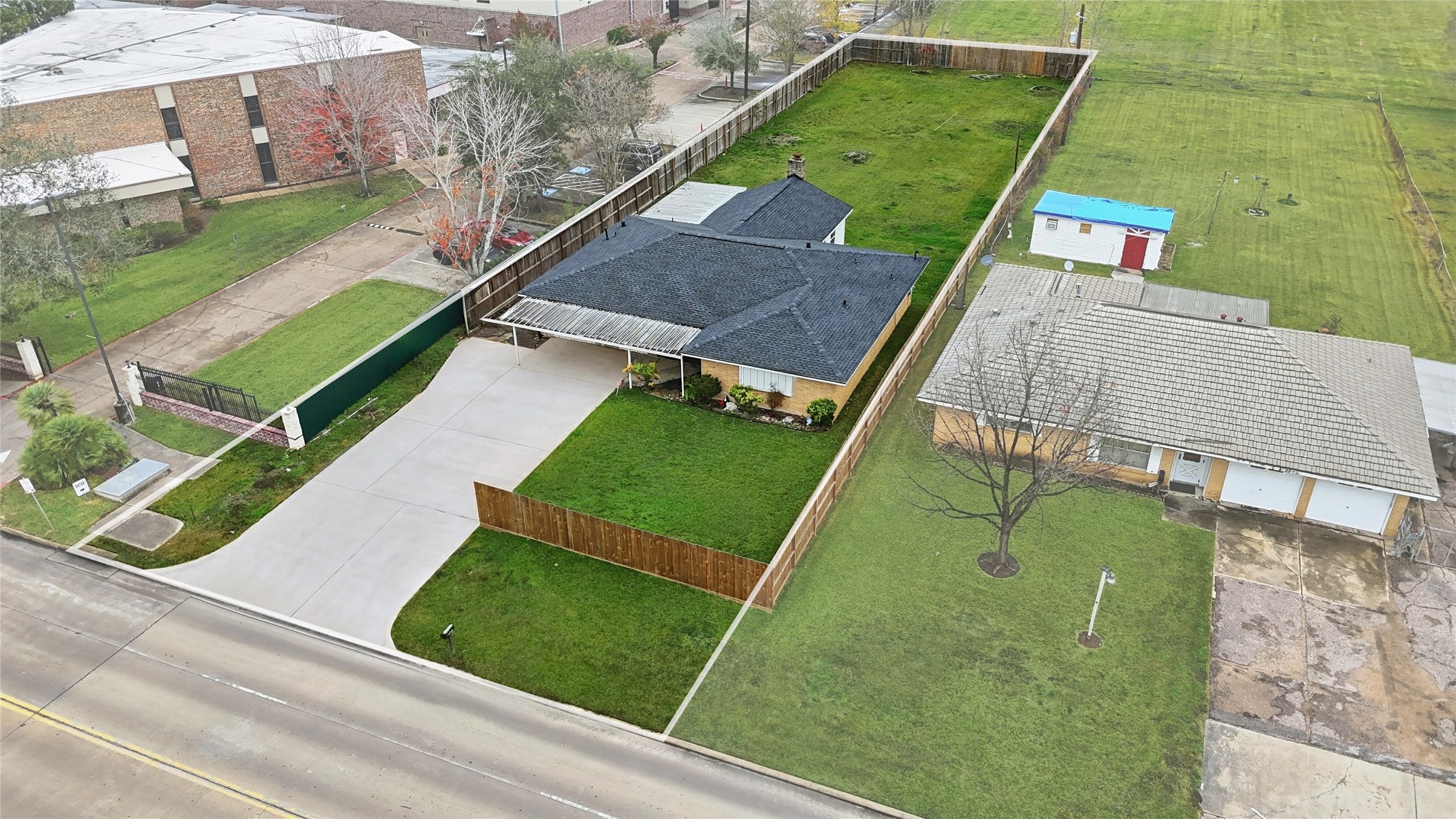 407 Present Street Property Photo 38