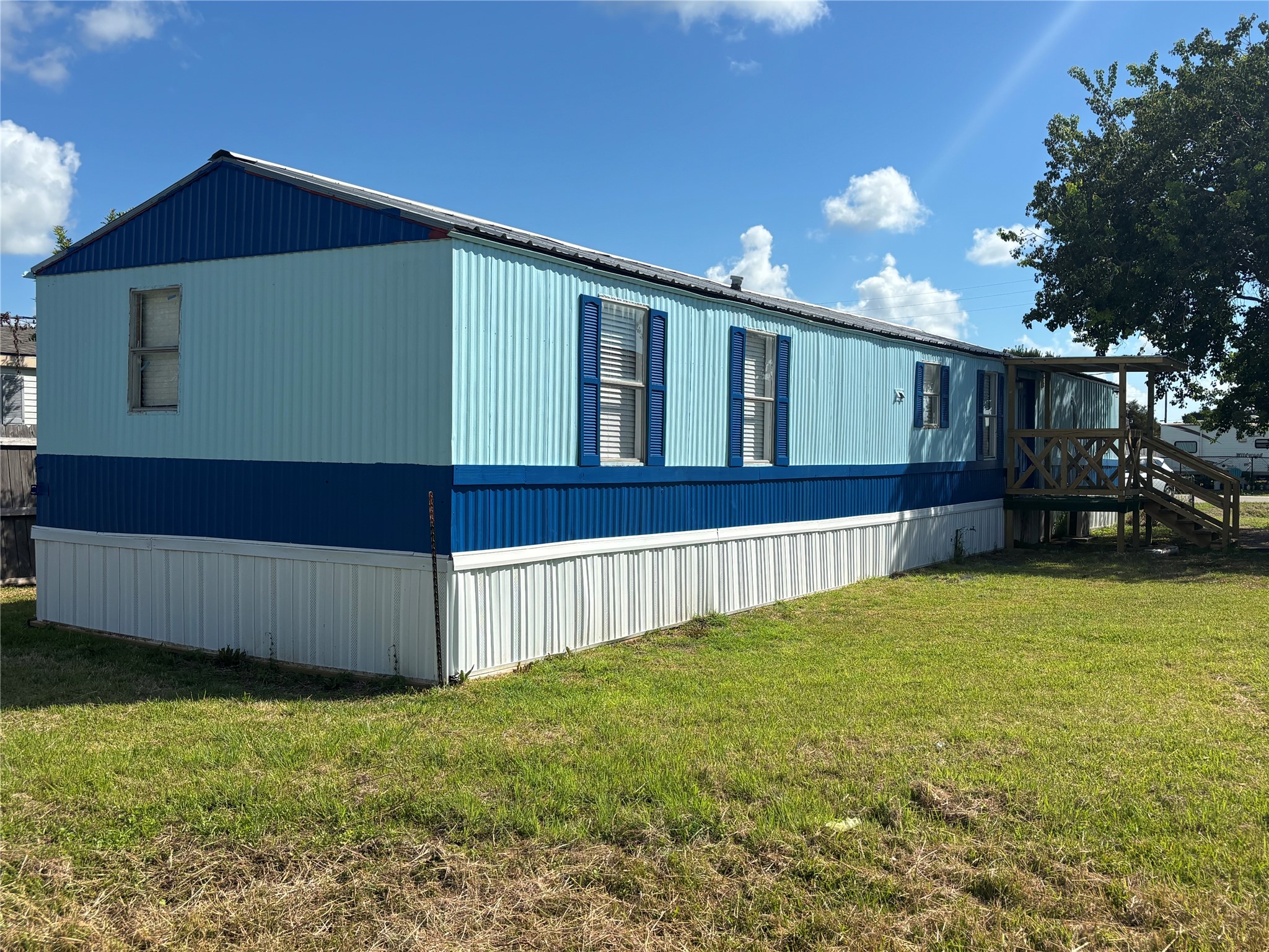 2519 Oyster Creek Bend Property Photo 3