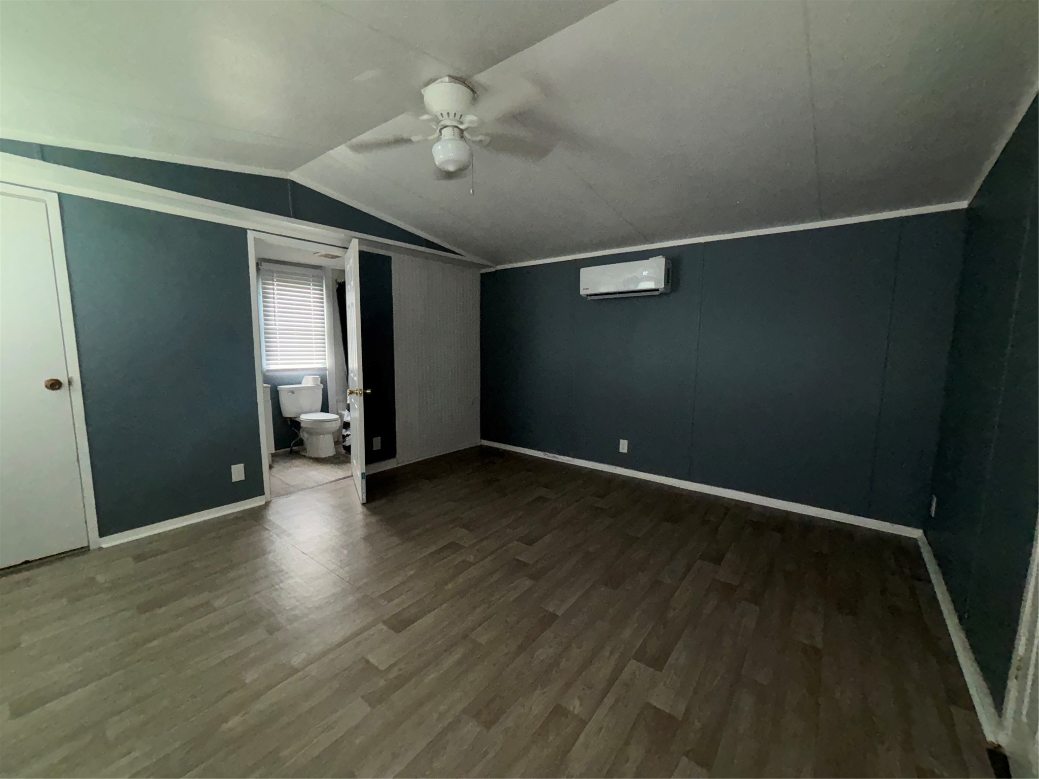 2519 Oyster Creek Bend Property Photo 8