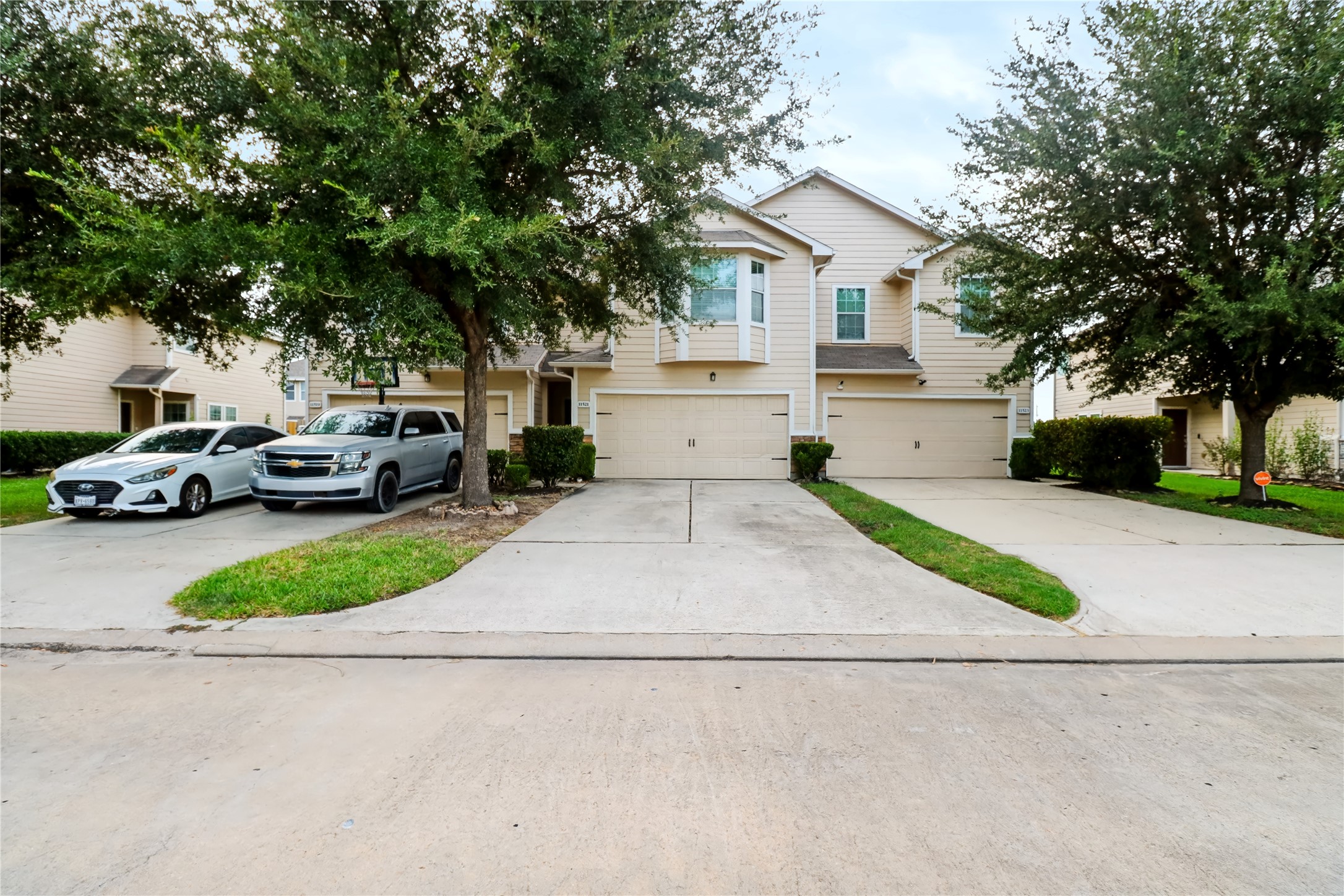 11521 Champions Green Drive Property Photo 2