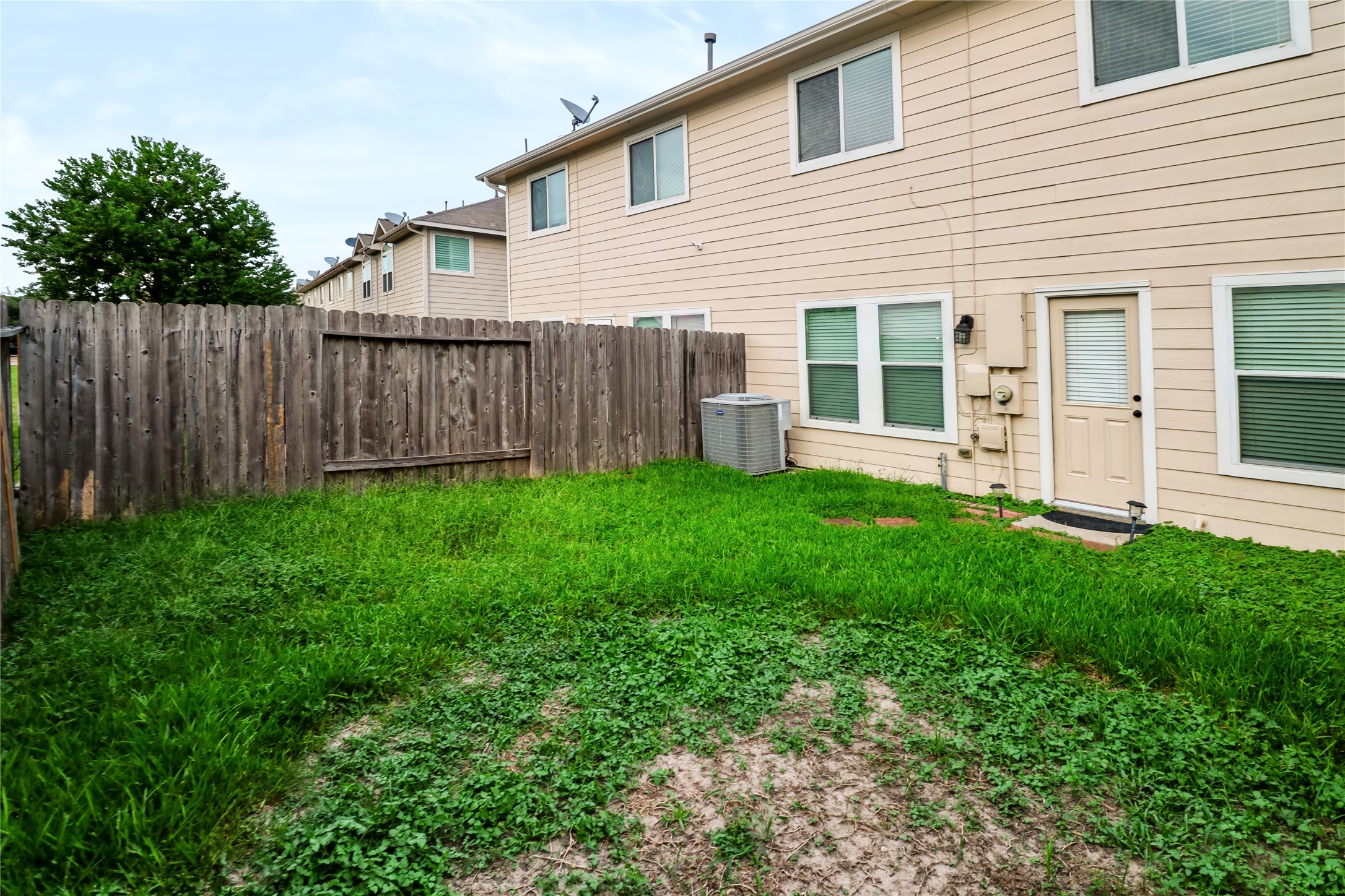 11521 Champions Green Drive Property Photo 6
