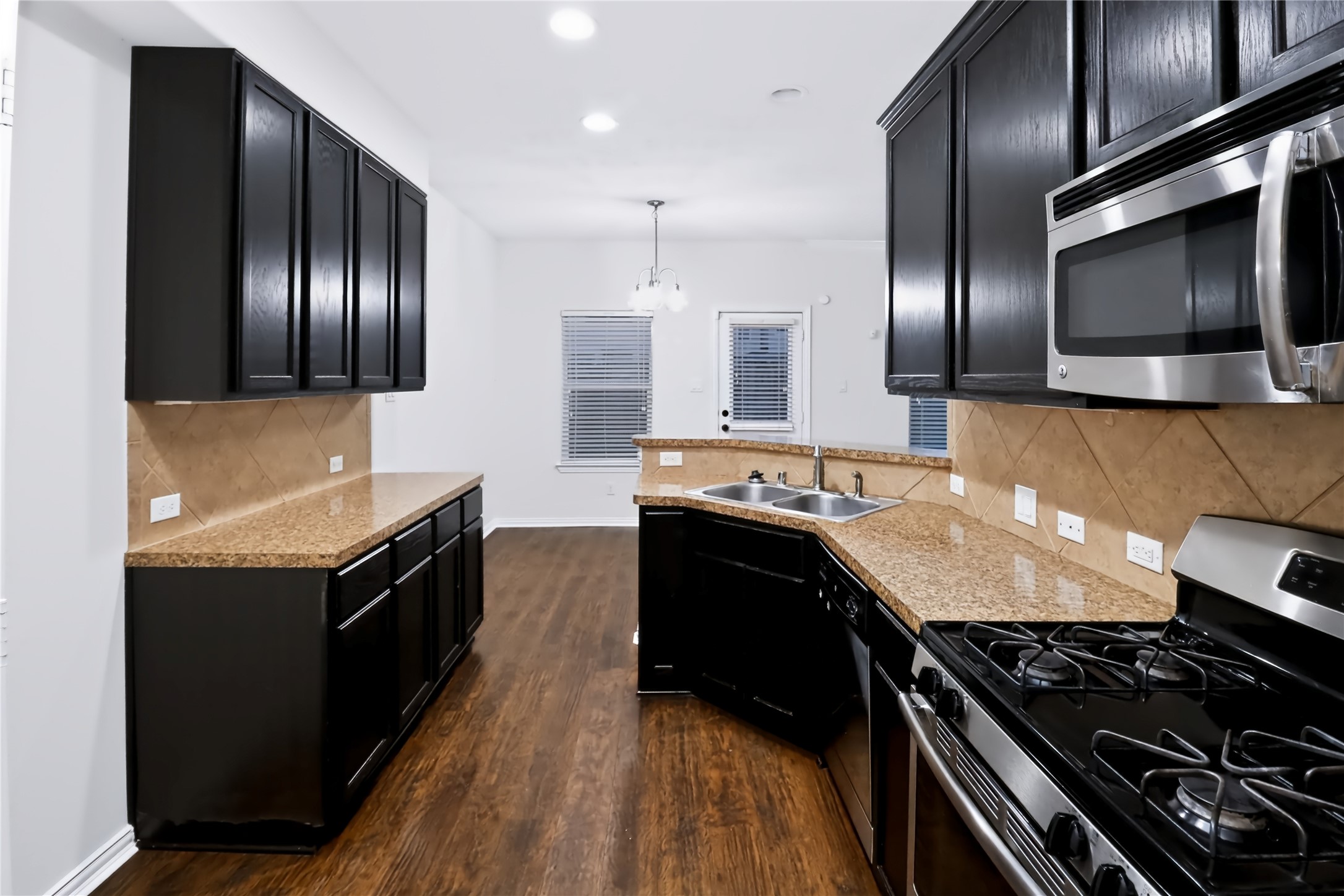 11521 Champions Green Drive Property Photo 8