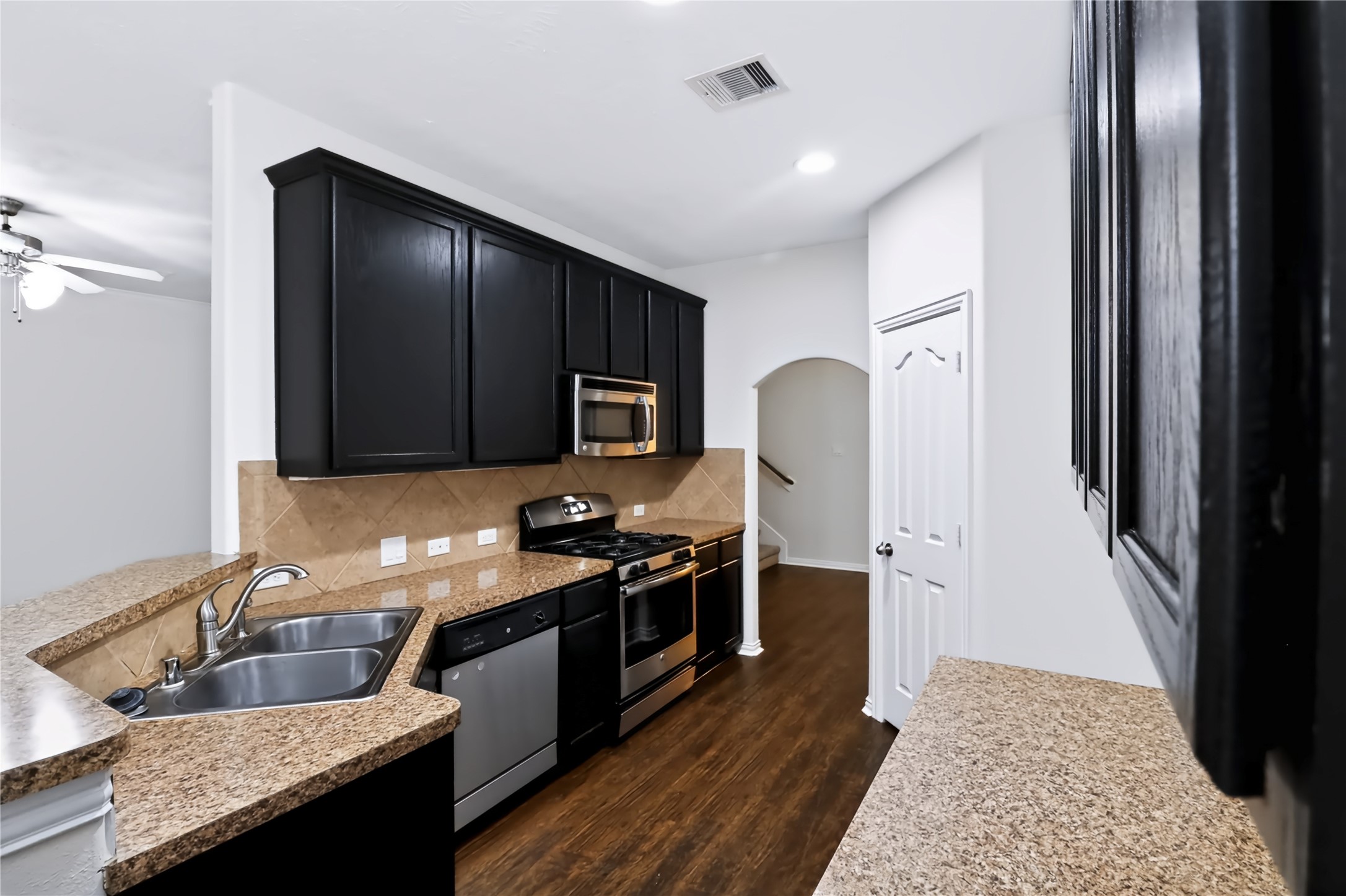 11521 Champions Green Drive Property Photo 10