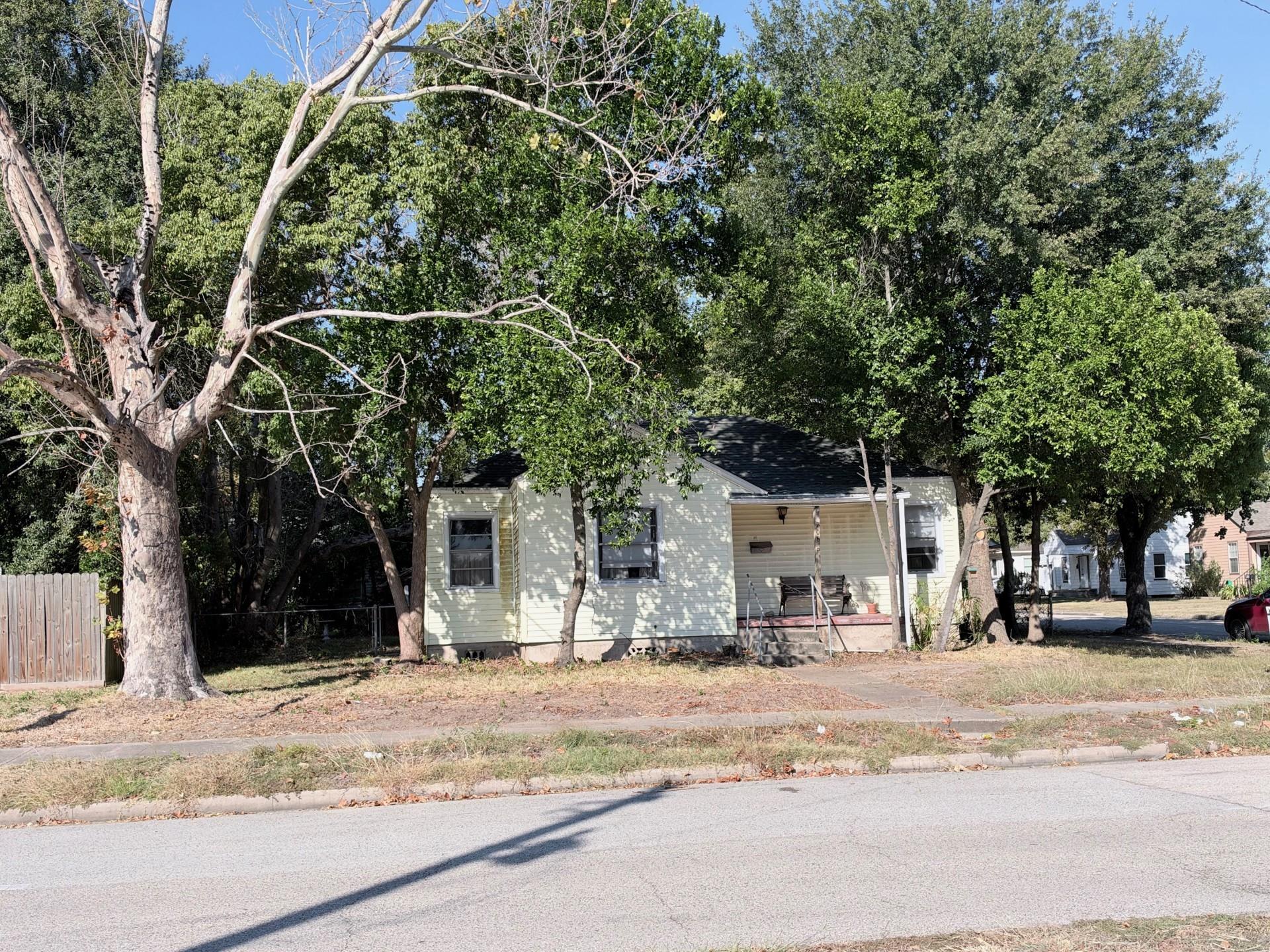 706 E Defee Avenue, Baytown Tx 77520 Property Photo 3