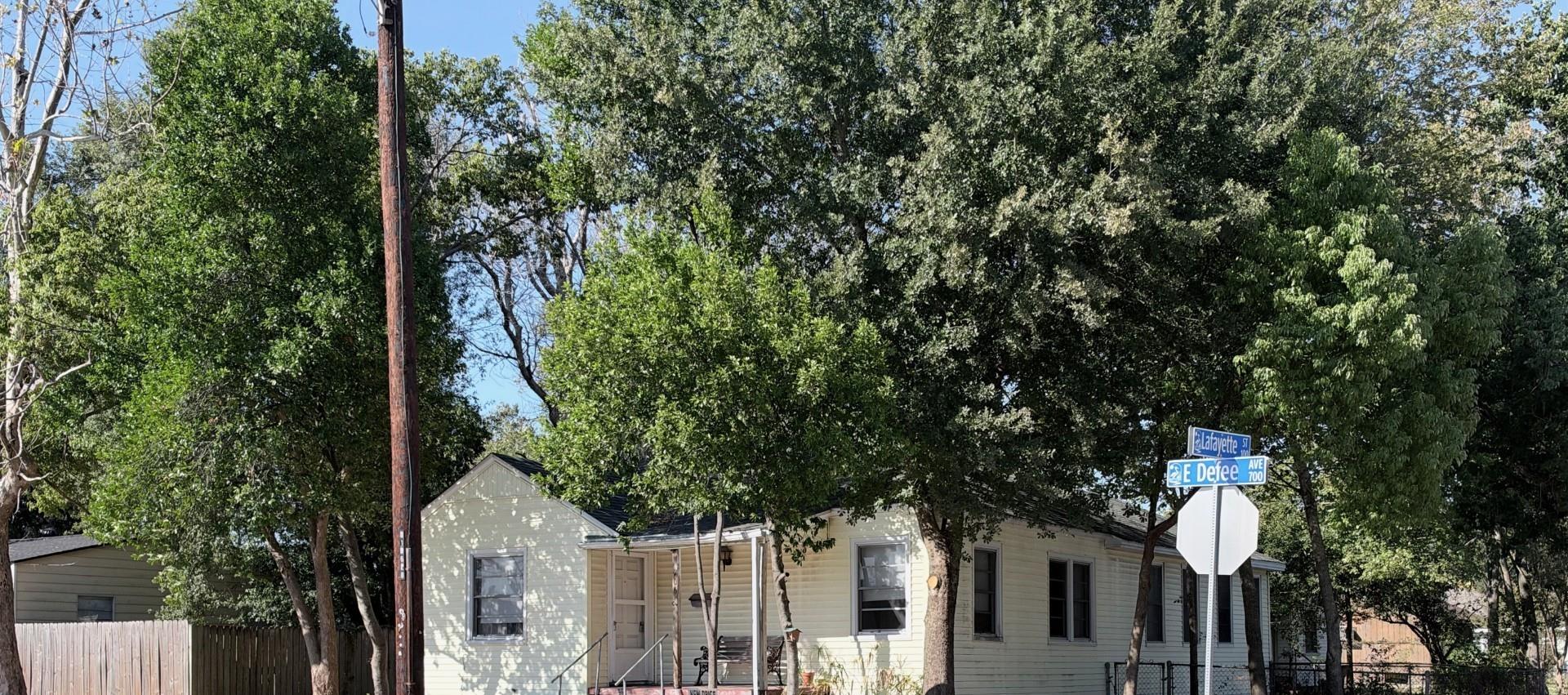 706 E Defee Avenue, Baytown Tx 77520 Property Photo 4