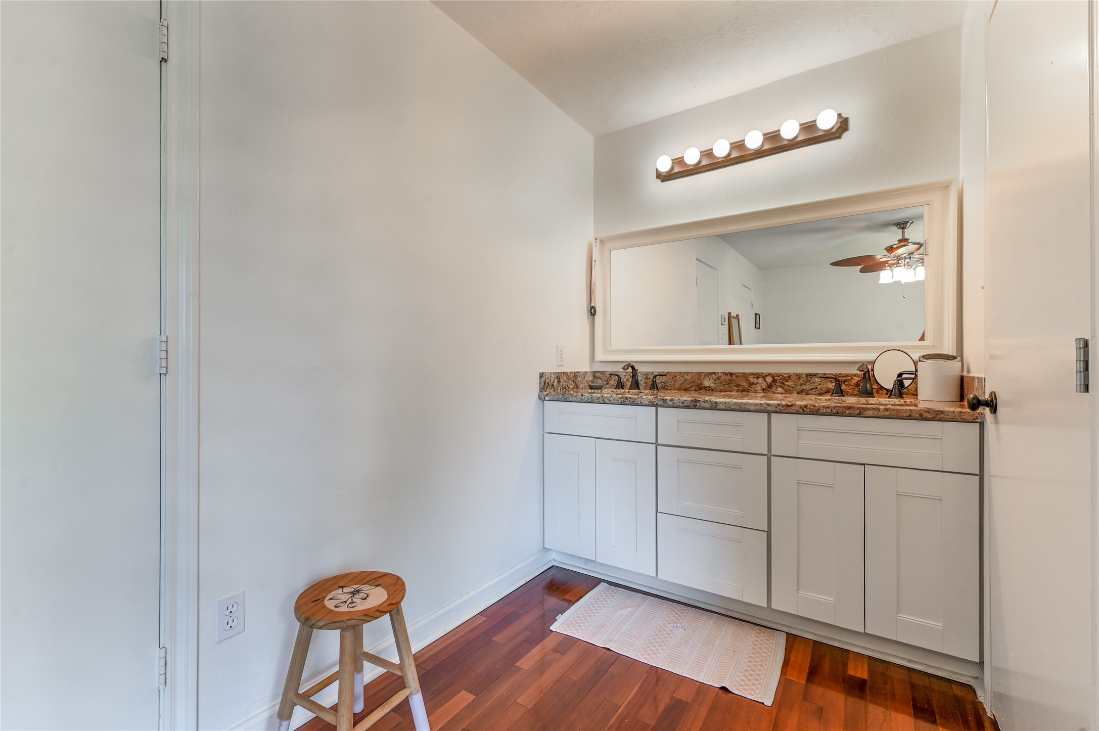 1004 Ruthven Street Property Photo 11