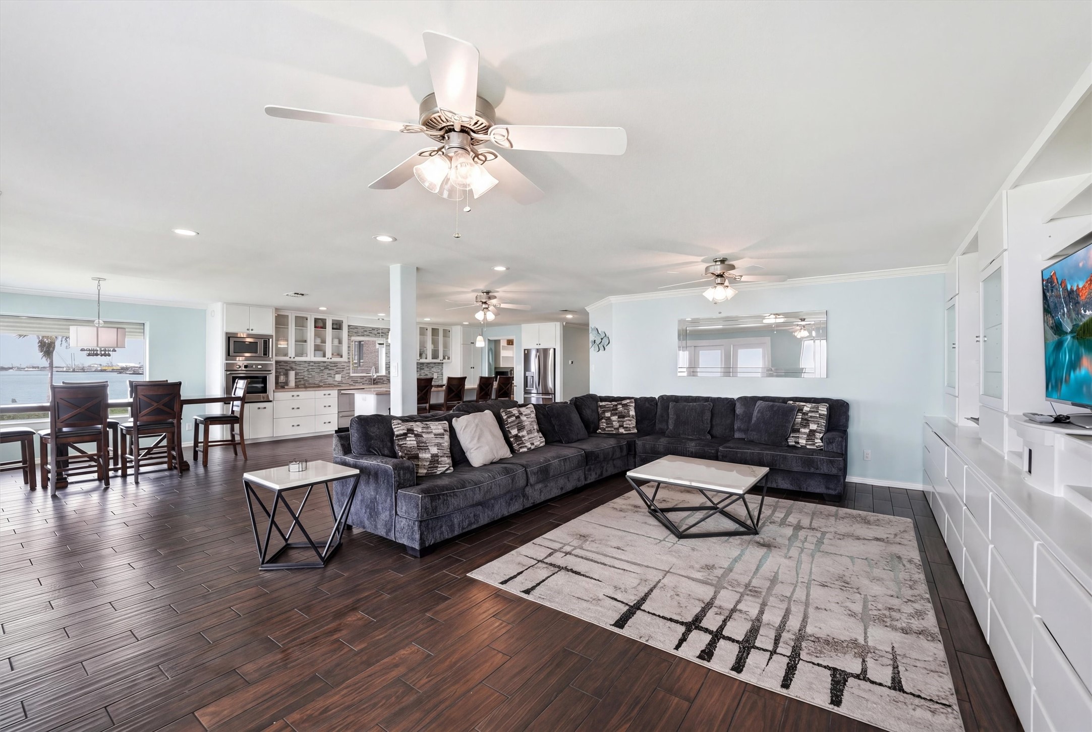 7712 Channelview Drive Property Photo 12