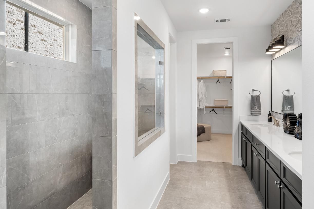 5123 Spring Shore Drive Property Photo 7