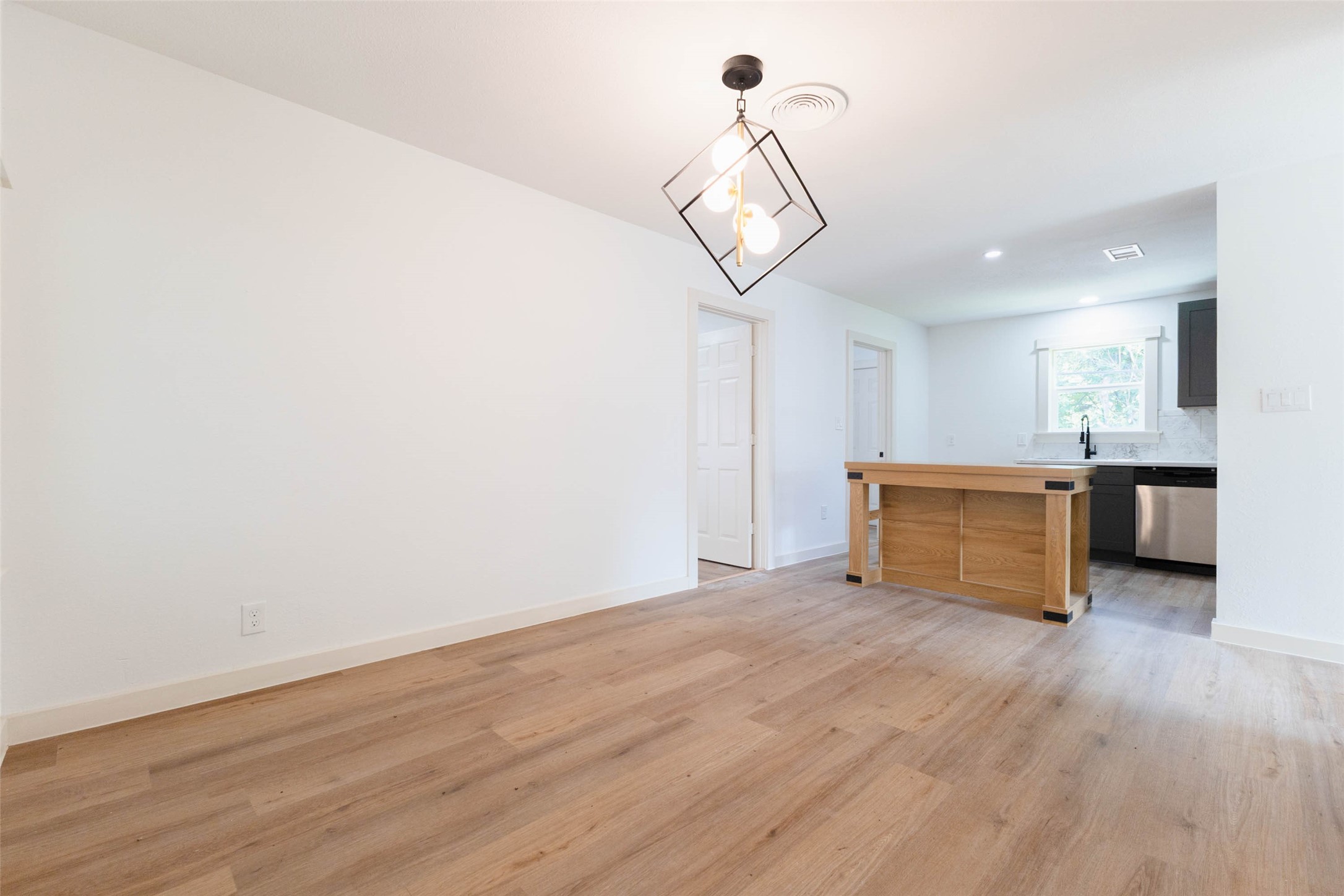 5007 Edfield Street Property Photo 9
