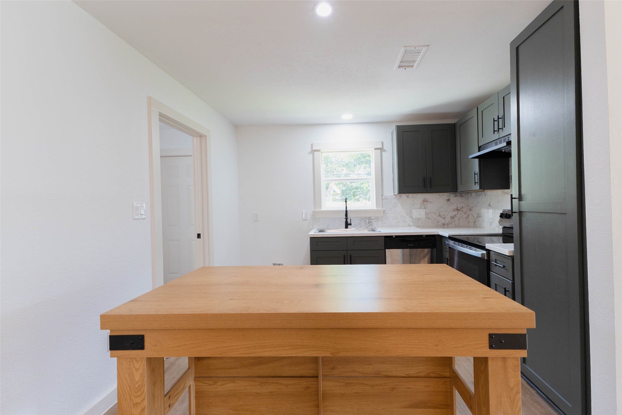 5007 Edfield Street Property Photo 11