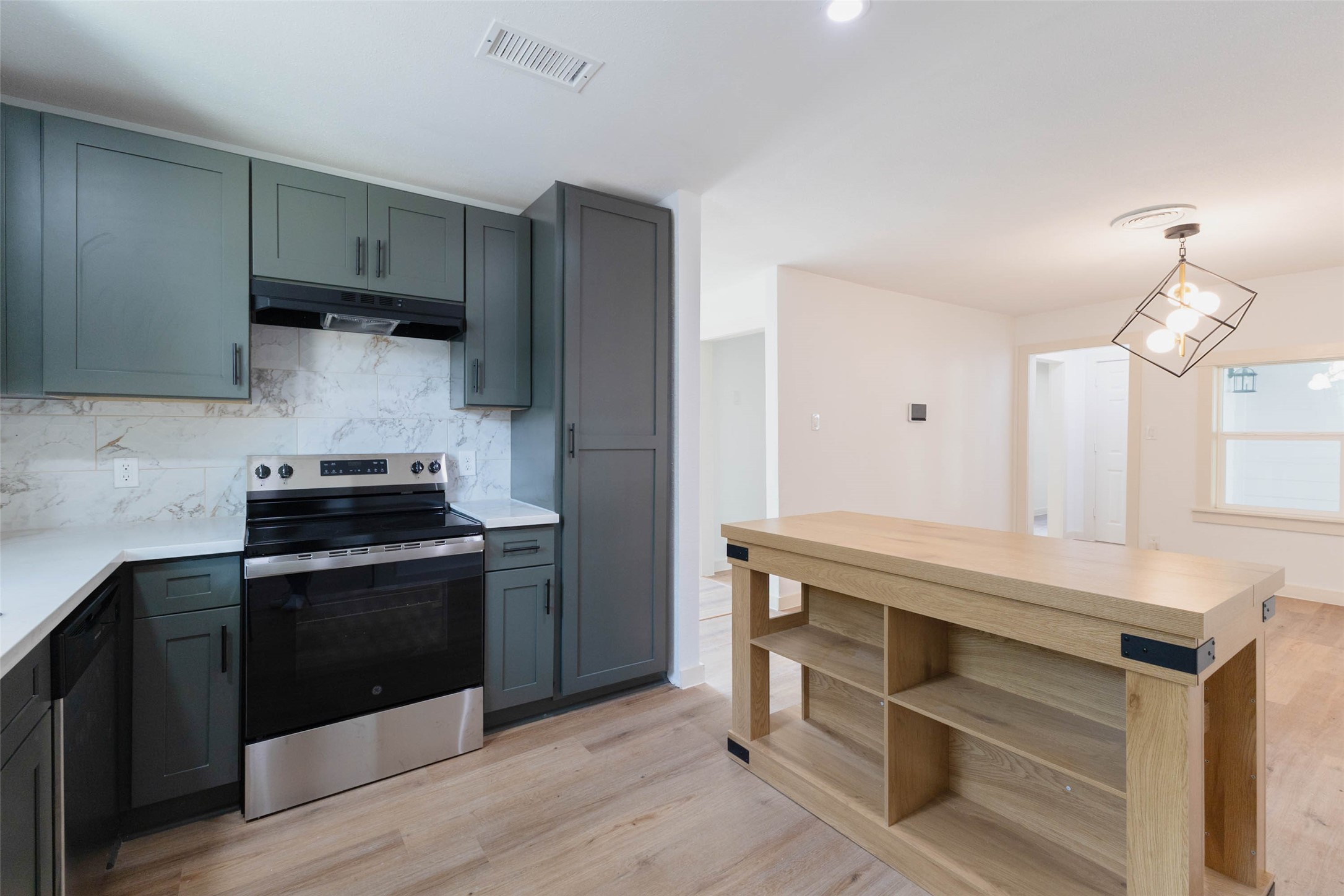 5007 Edfield Street Property Photo 12