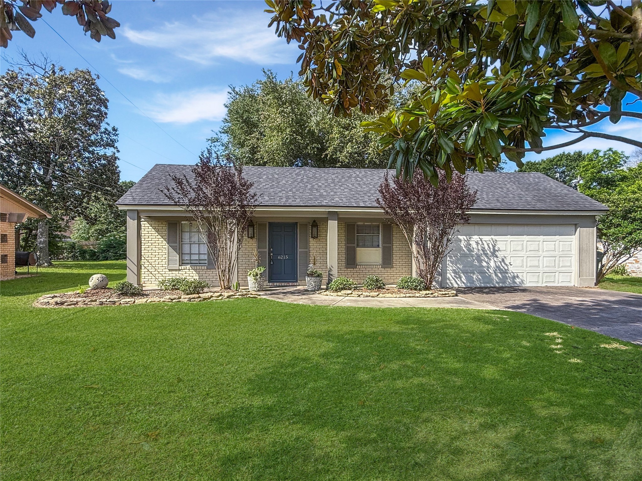 6215 Westgate Drive Property Photo 1