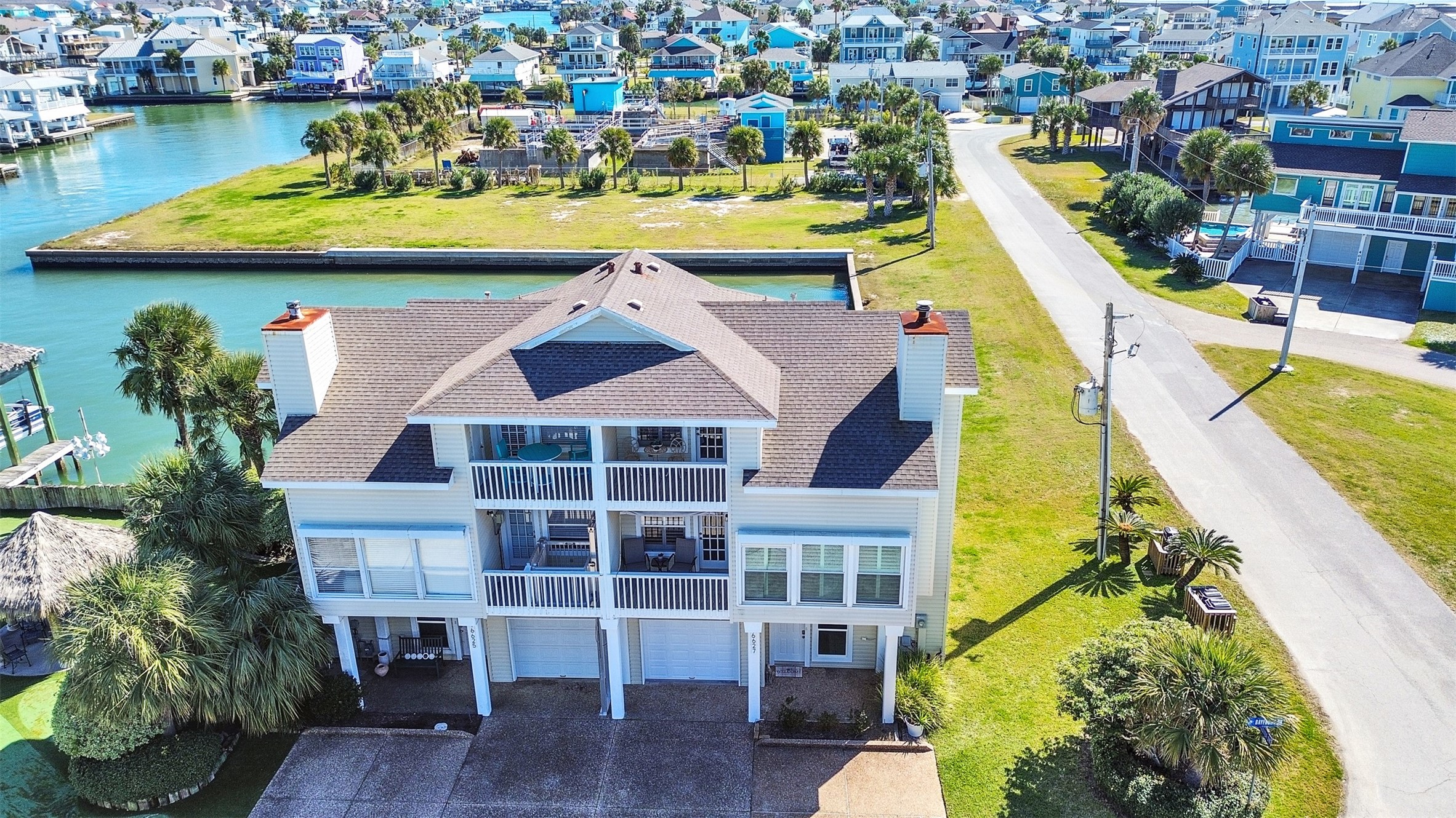 16627 Bayfront Drive Property Photo 1