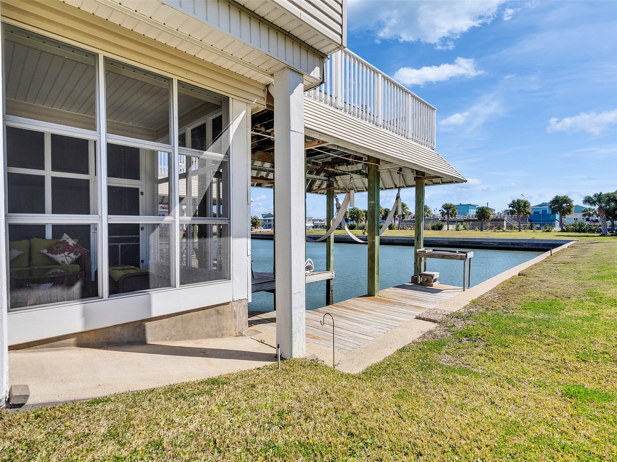 16627 Bayfront Drive Property Photo 4