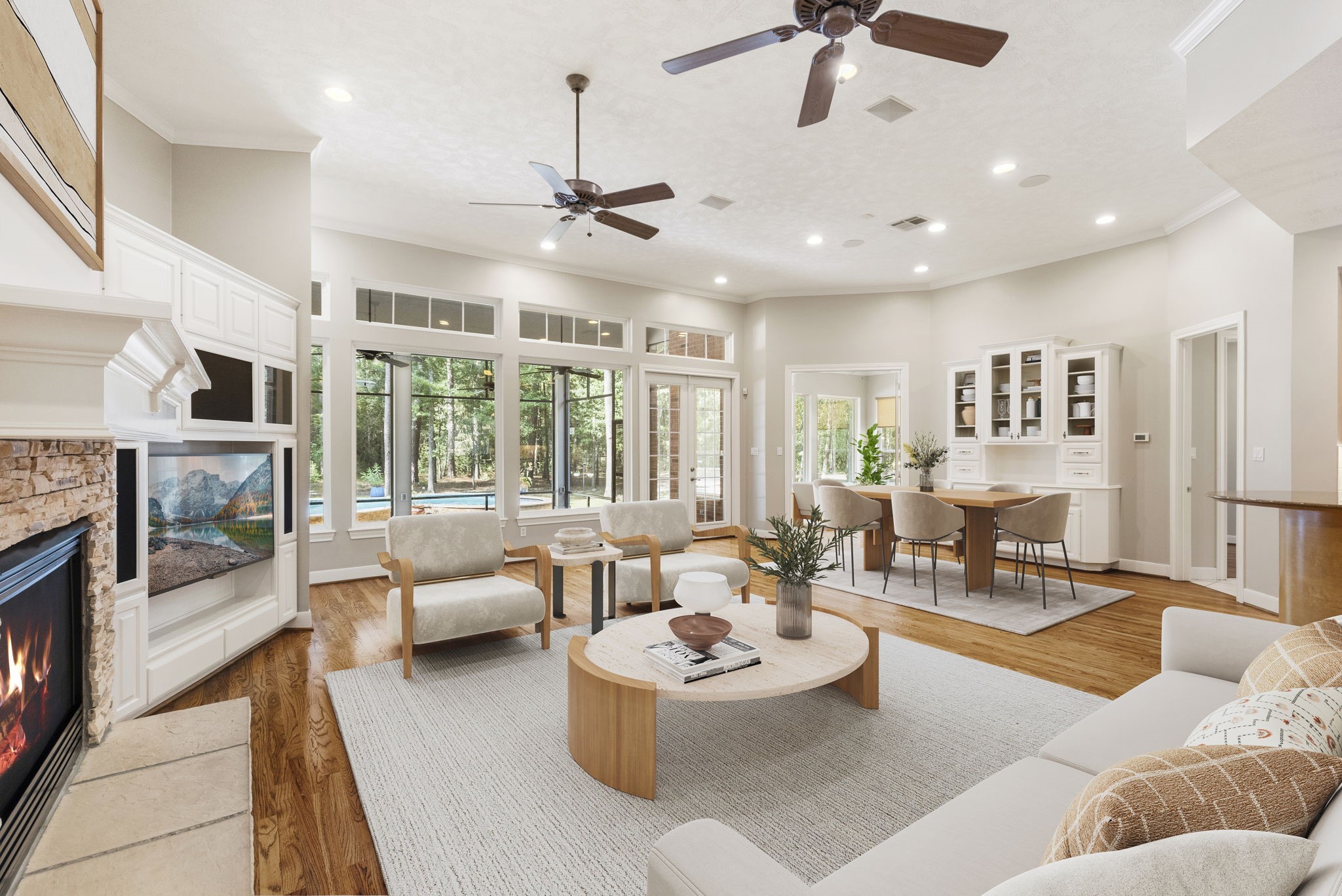10857 Lake Forest Drive Property Photo 11