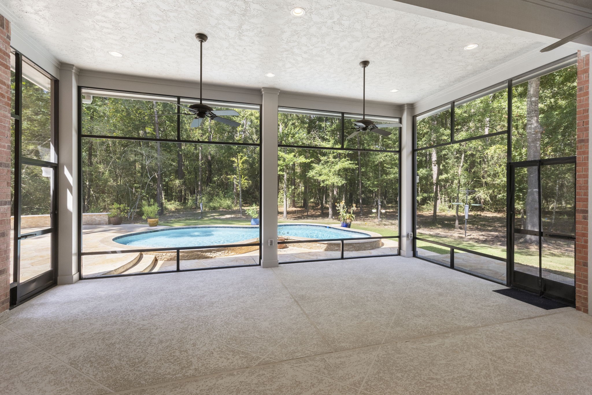 10857 Lake Forest Drive Property Photo 14