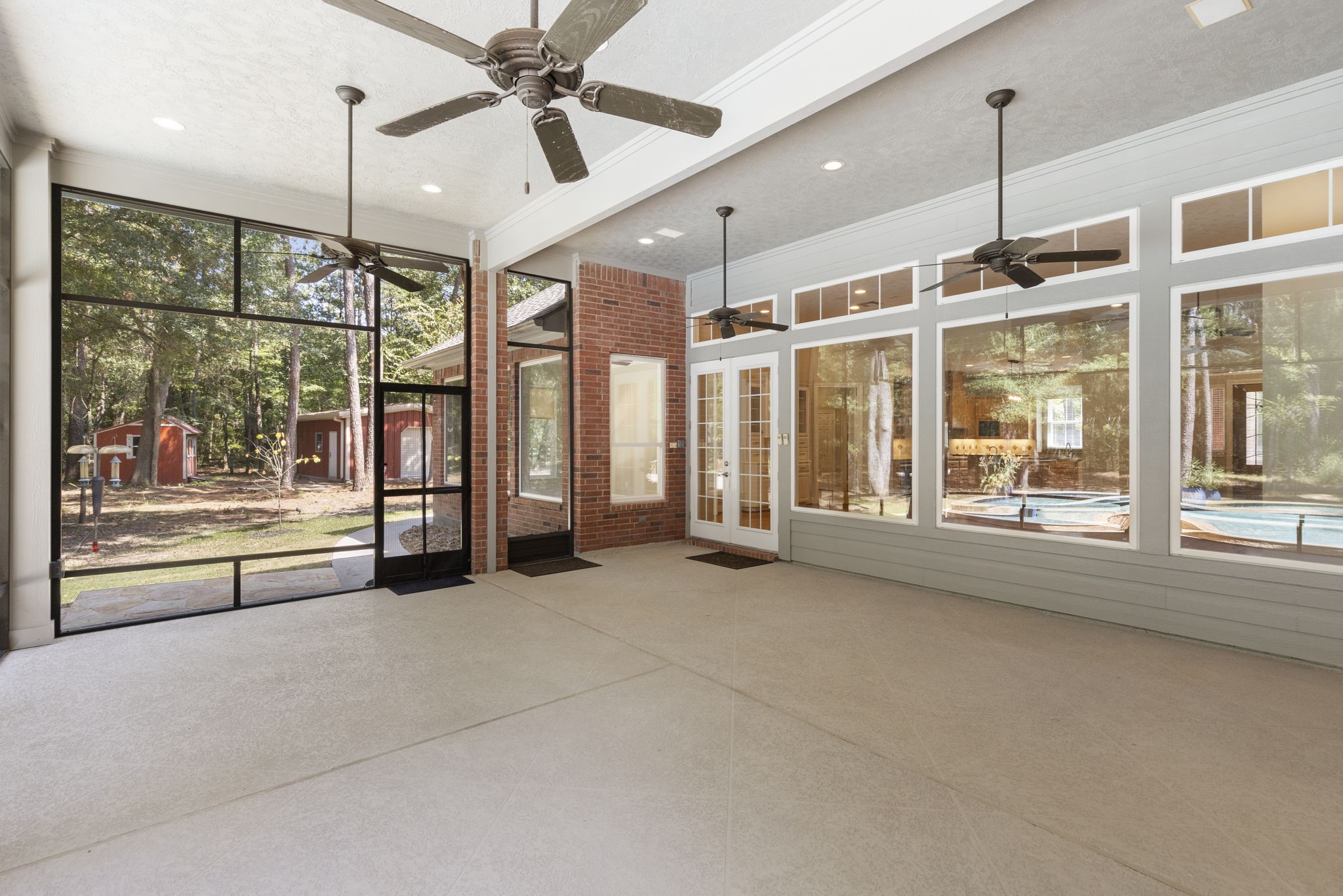 10857 Lake Forest Drive Property Photo 15