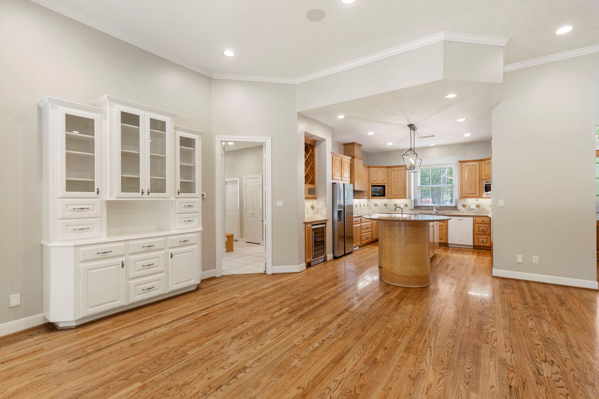 10857 Lake Forest Drive Property Photo 16