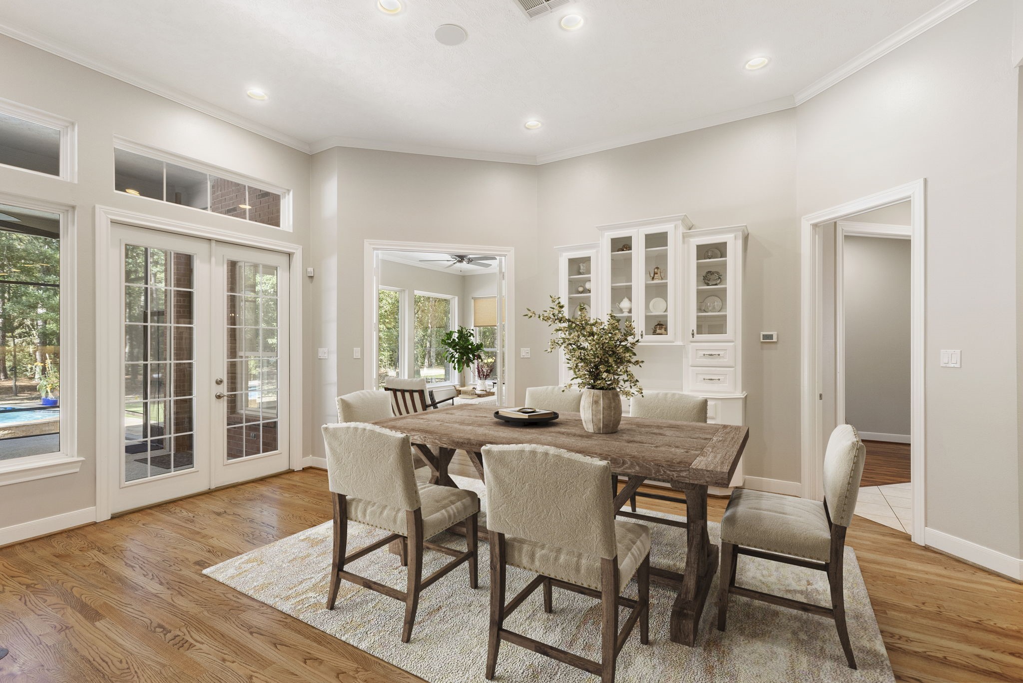 10857 Lake Forest Drive Property Photo 19