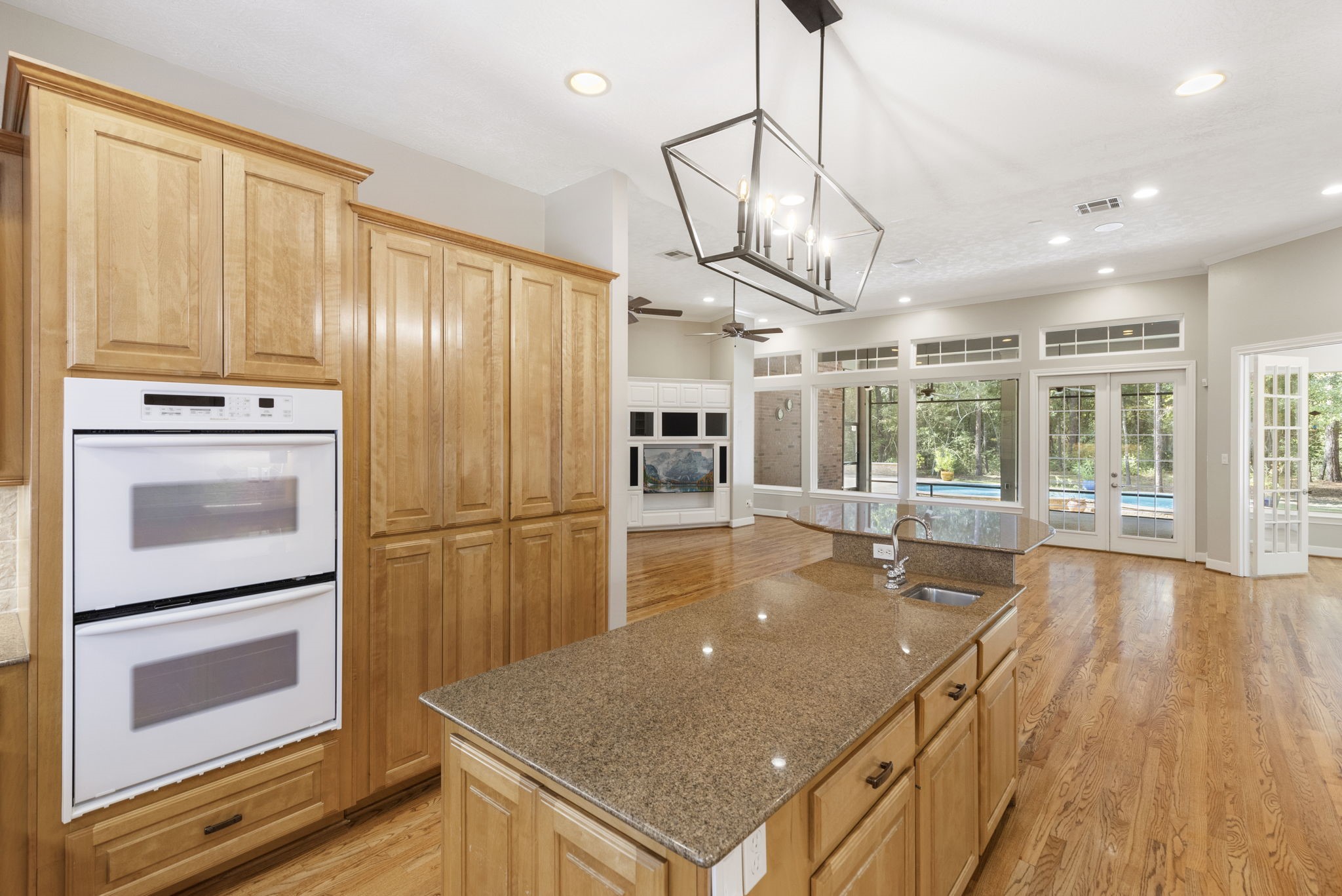 10857 Lake Forest Drive Property Photo 19