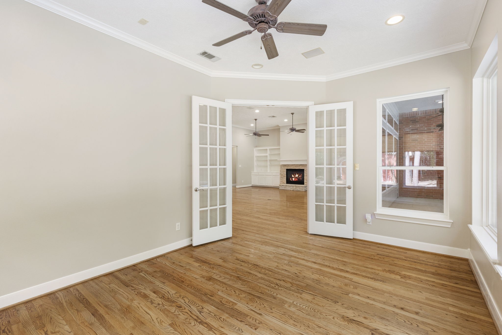 10857 Lake Forest Drive Property Photo 22