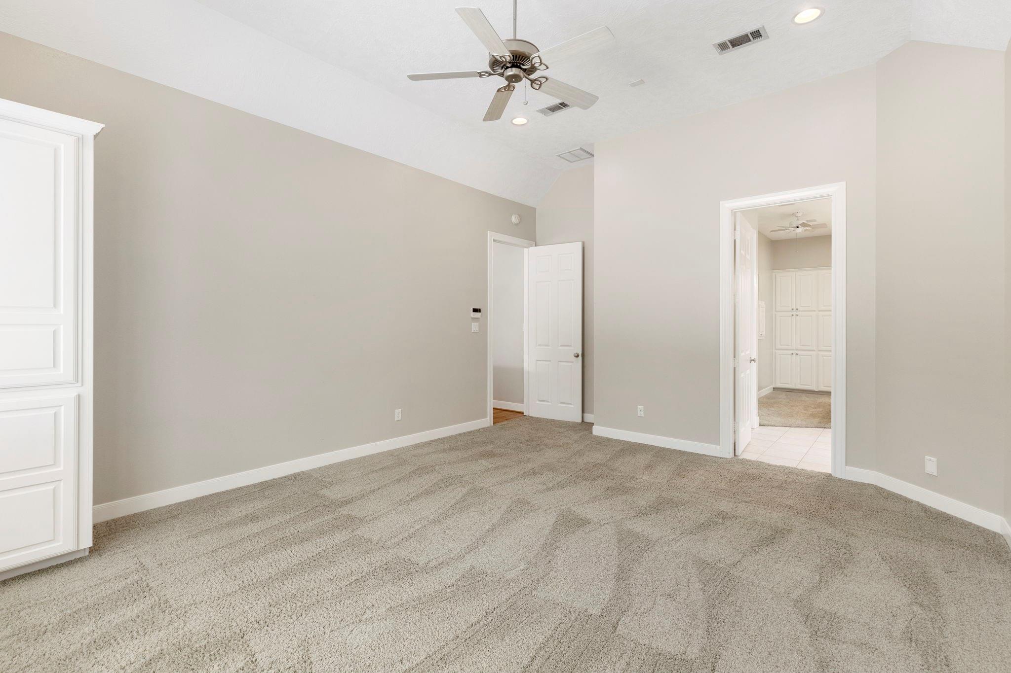 10857 Lake Forest Drive Property Photo 23