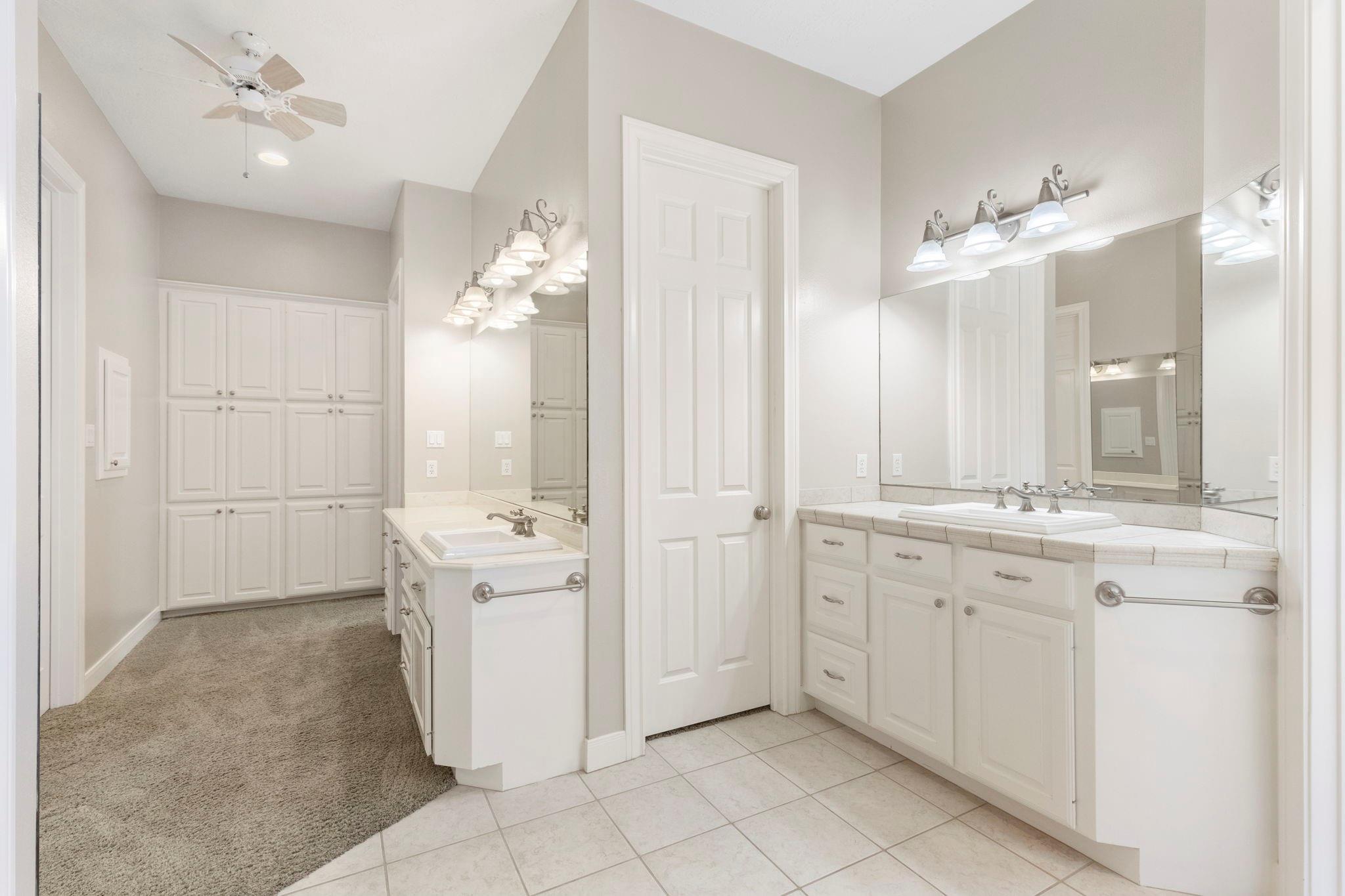 10857 Lake Forest Drive Property Photo 26