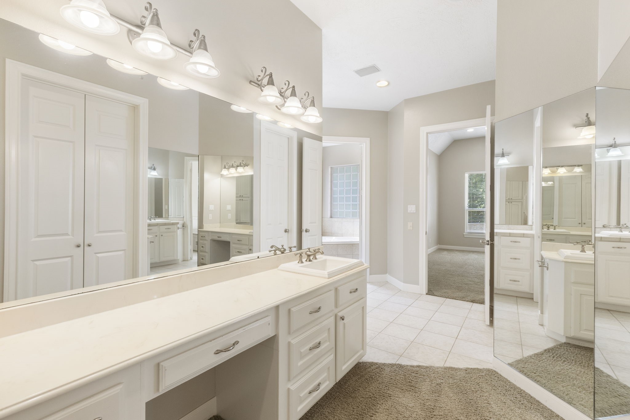 10857 Lake Forest Drive Property Photo 29