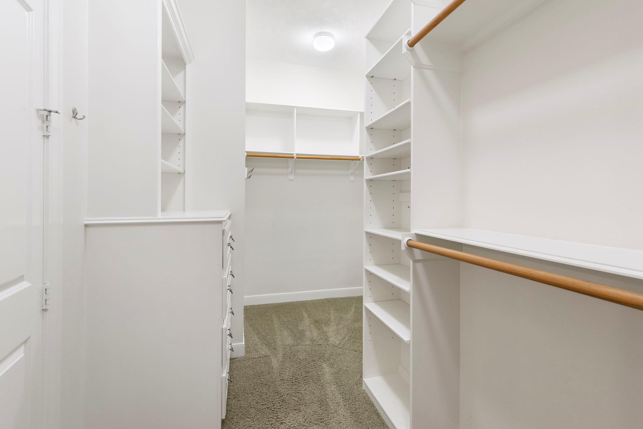10857 Lake Forest Drive Property Photo 30