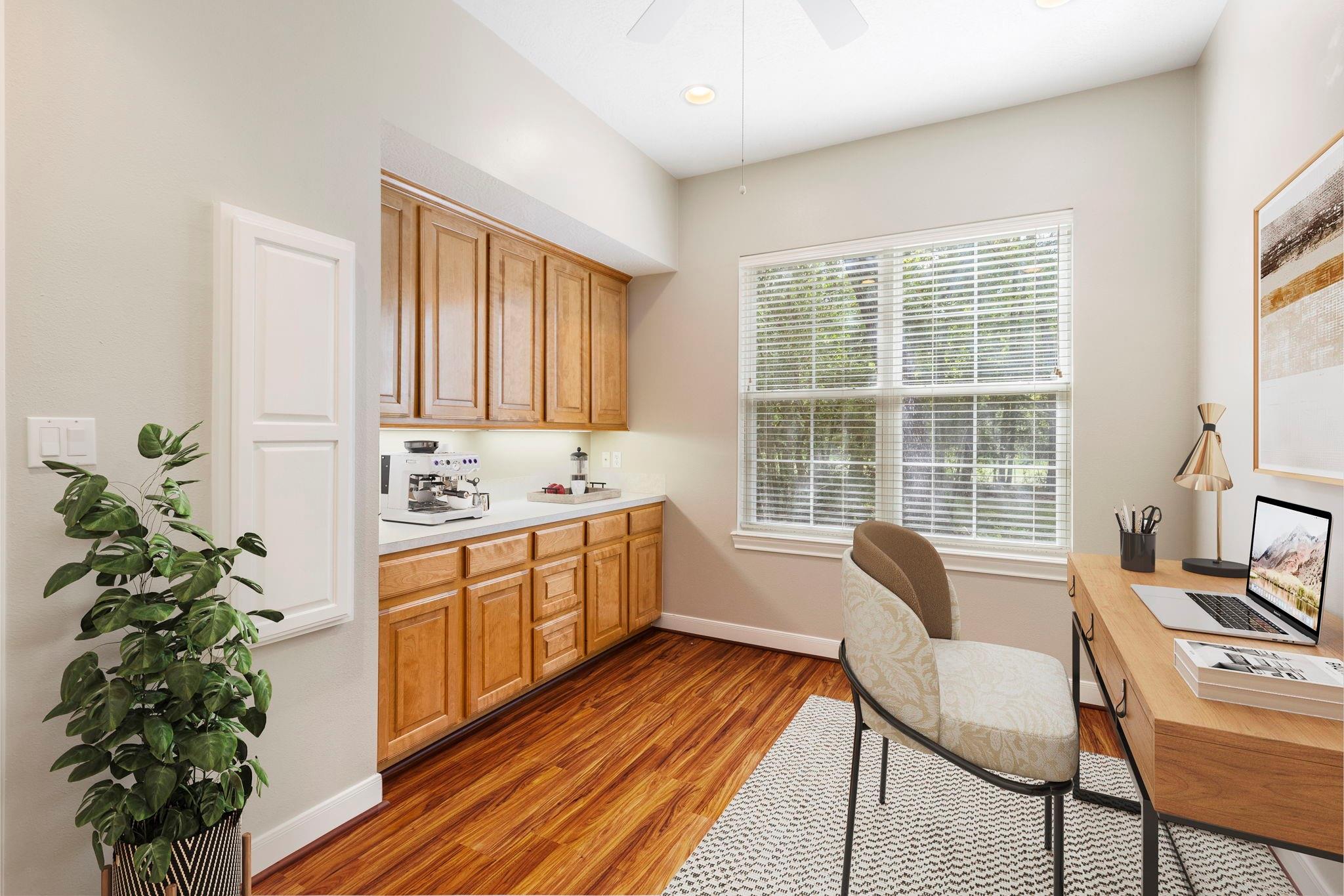 10857 Lake Forest Drive Property Photo 33