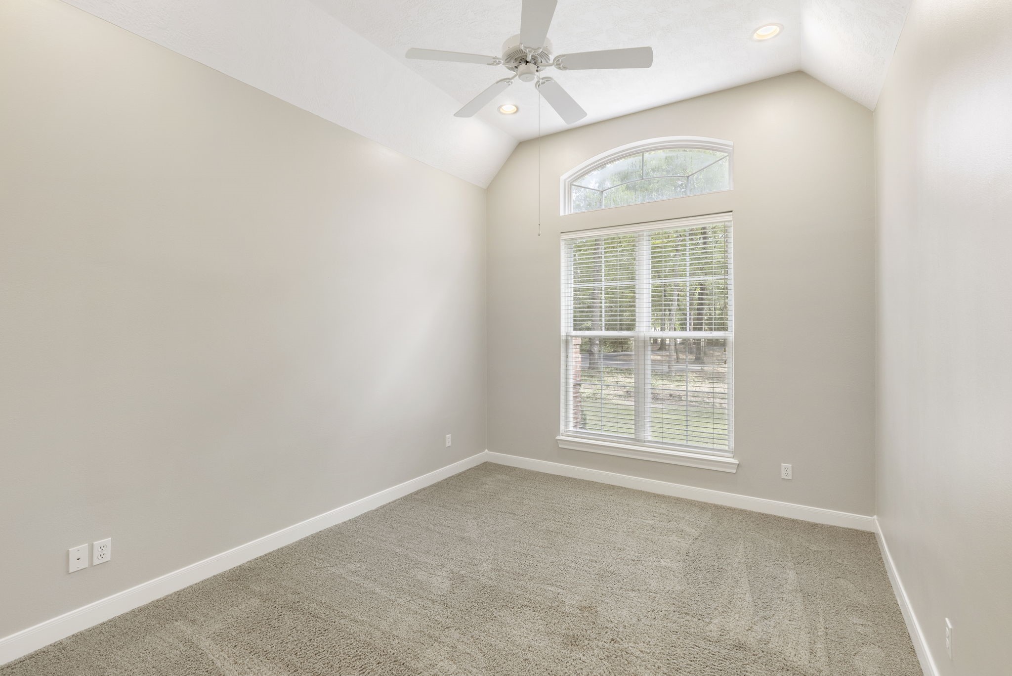 10857 Lake Forest Drive Property Photo 38