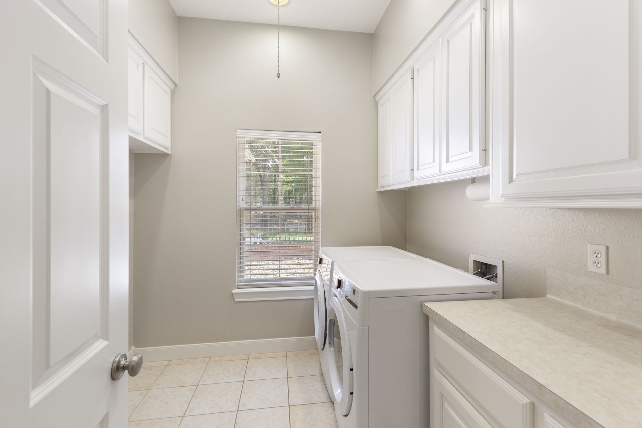 10857 Lake Forest Drive Property Photo 39