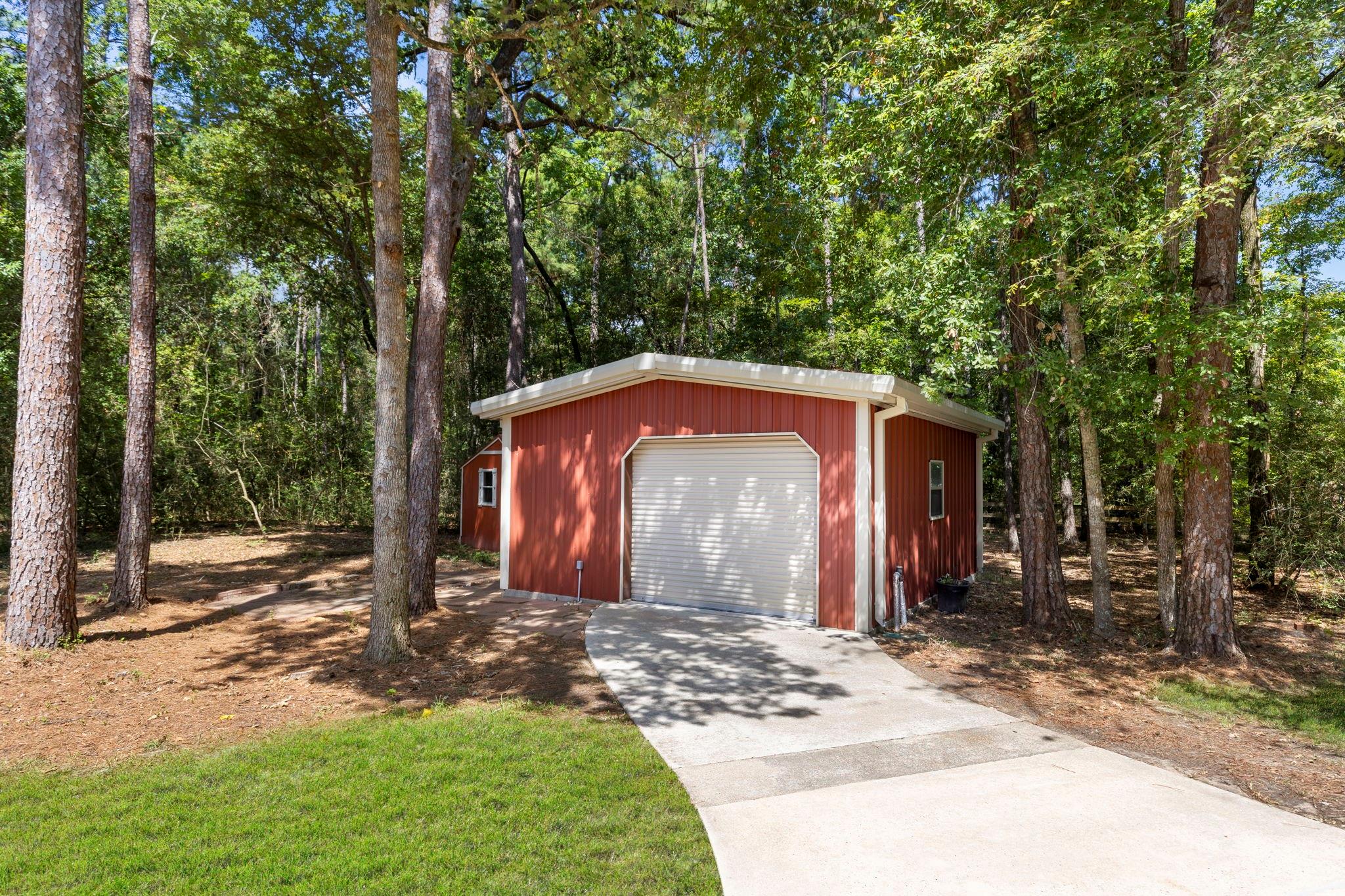 10857 Lake Forest Drive Property Photo 44