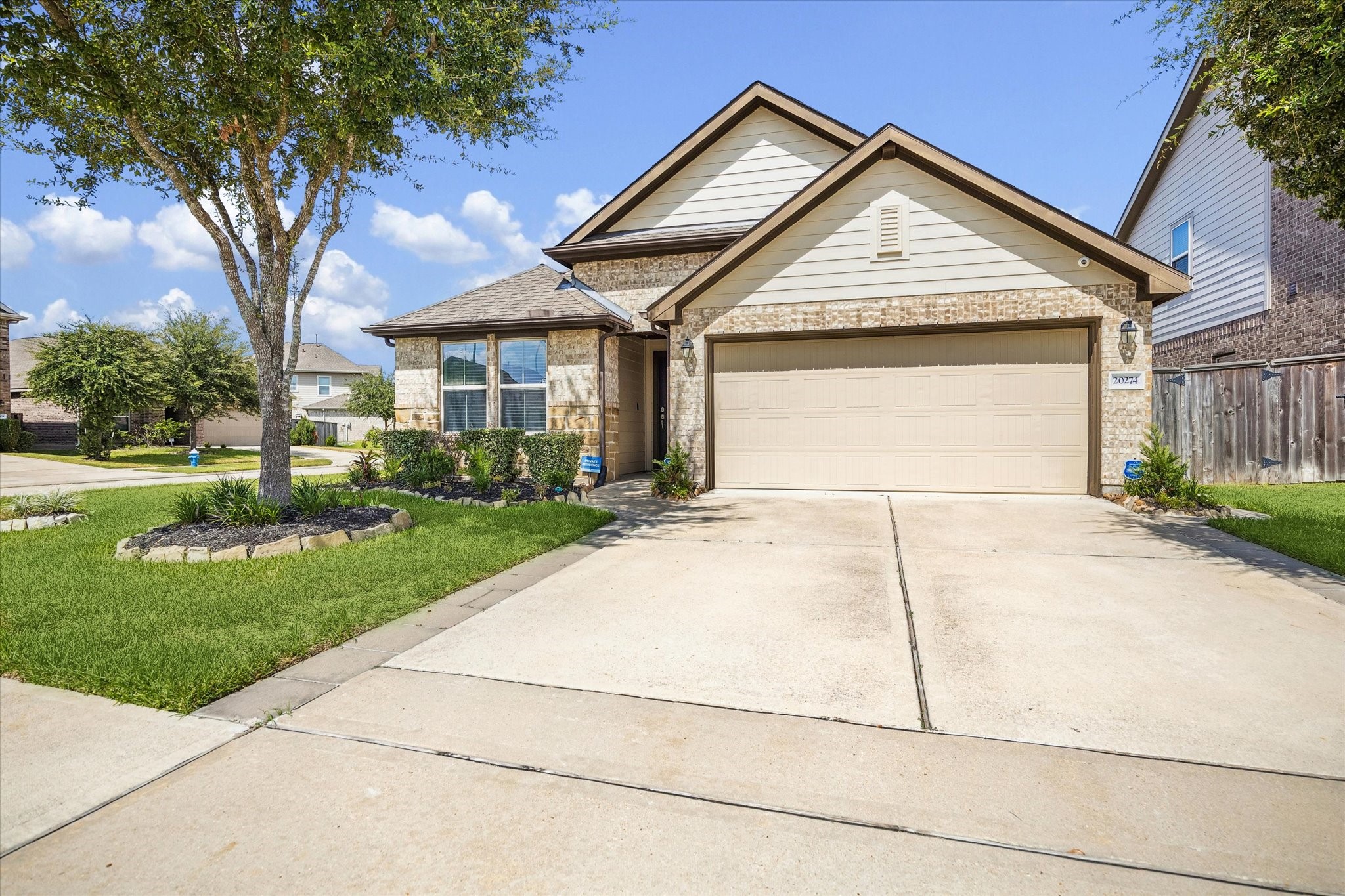20274 Creekdale Bend Drive Property Photo 3