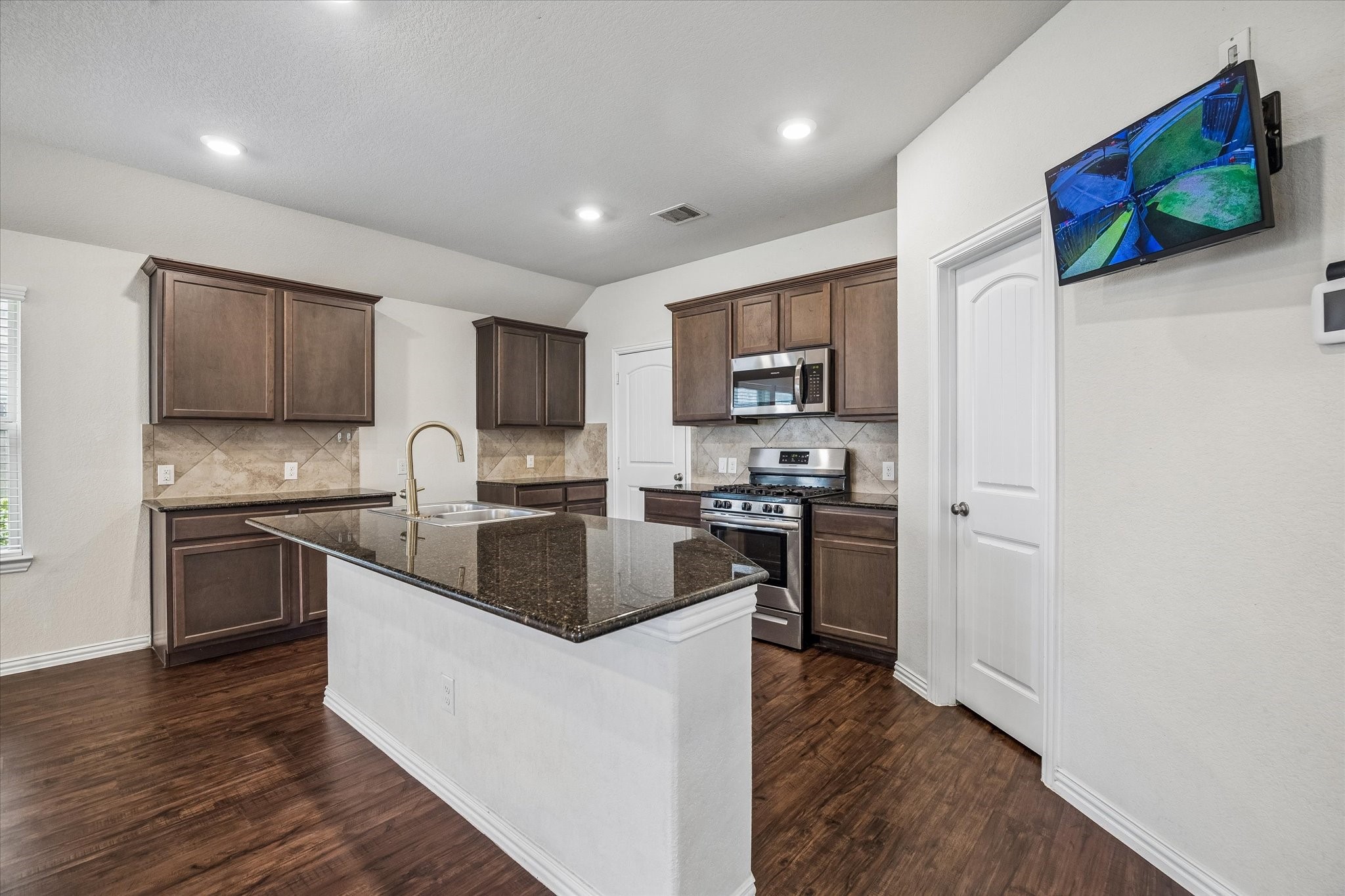 20274 Creekdale Bend Drive Property Photo 9