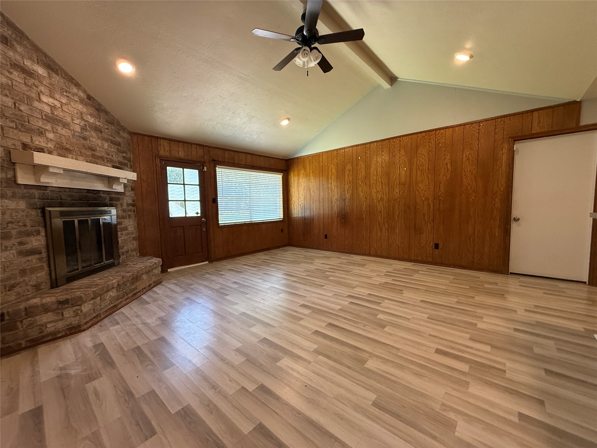 422 Gamewood Drive Property Photo 9