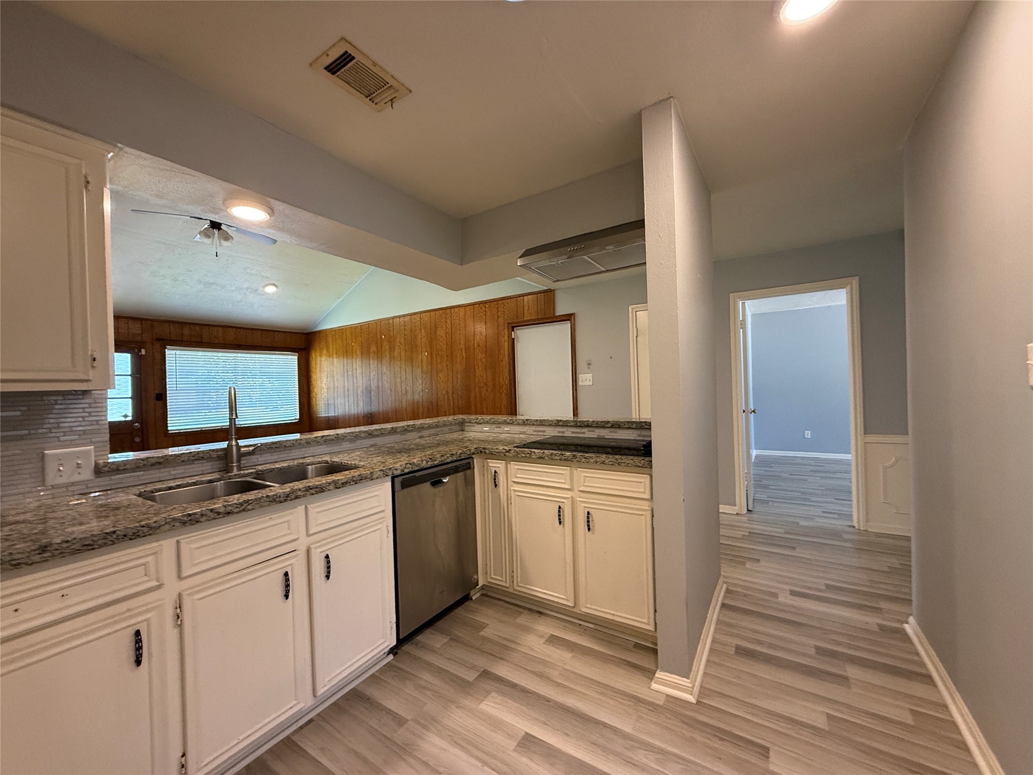 422 Gamewood Drive Property Photo 14